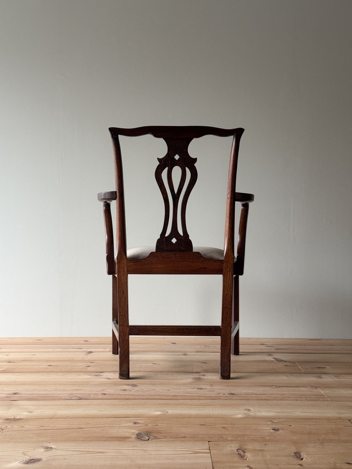Georgian mahogany armchair with upholstered seat