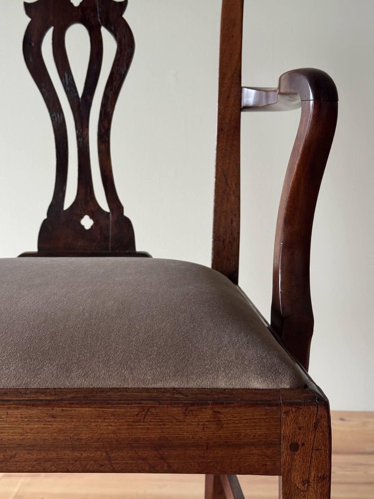 Georgian mahogany armchair with upholstered seat