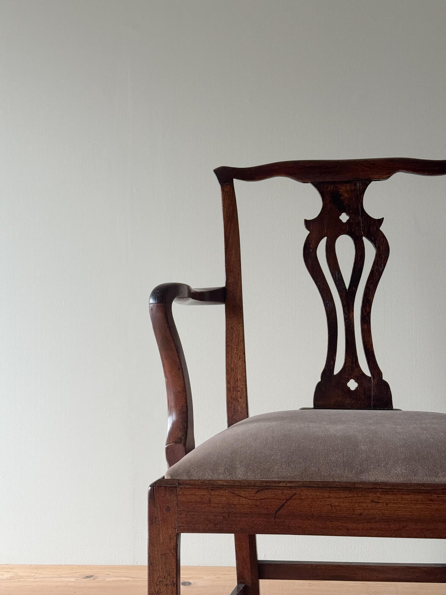 Georgian mahogany armchair with upholstered seat