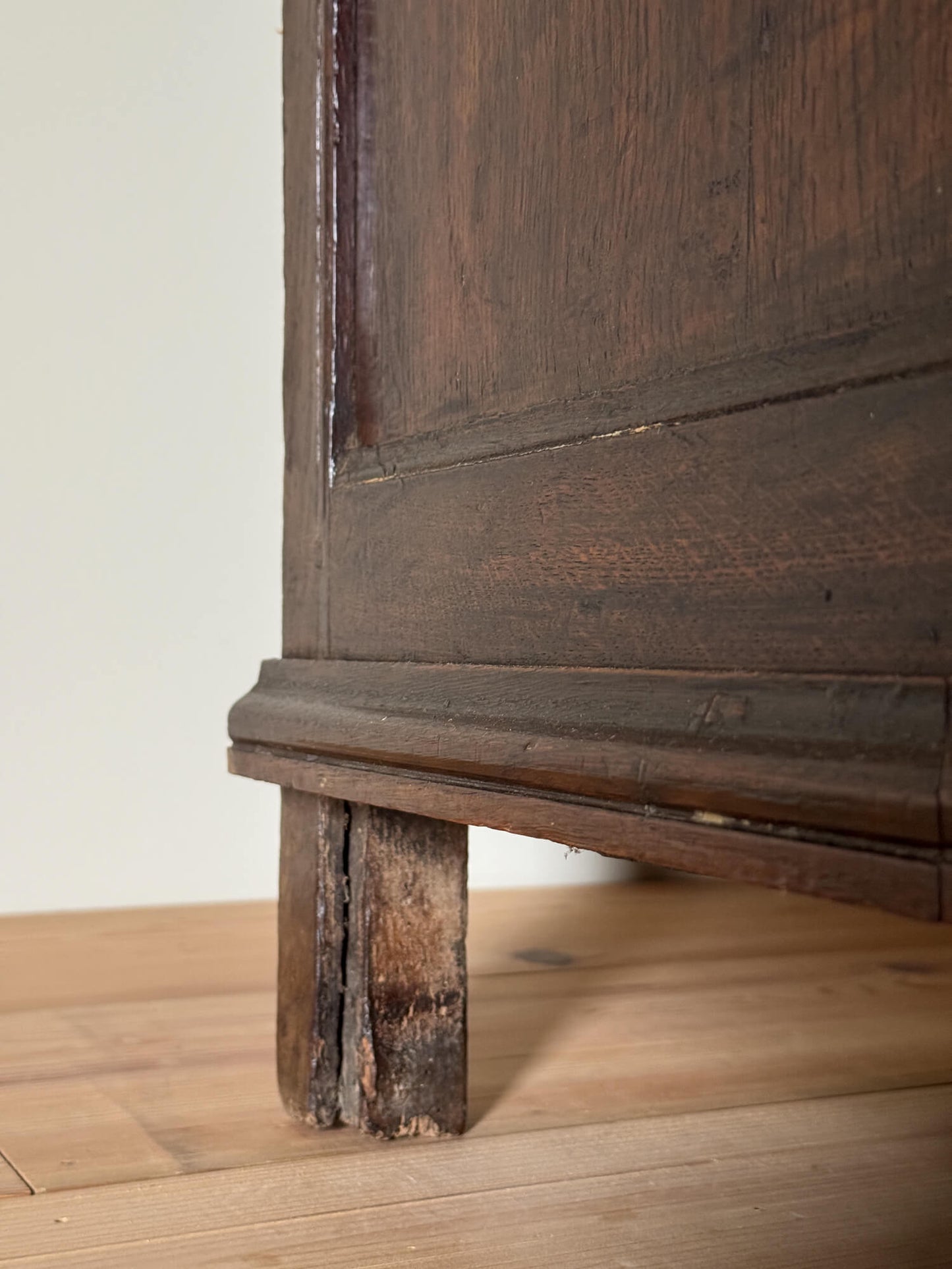 Jacobean oak chest of drawers