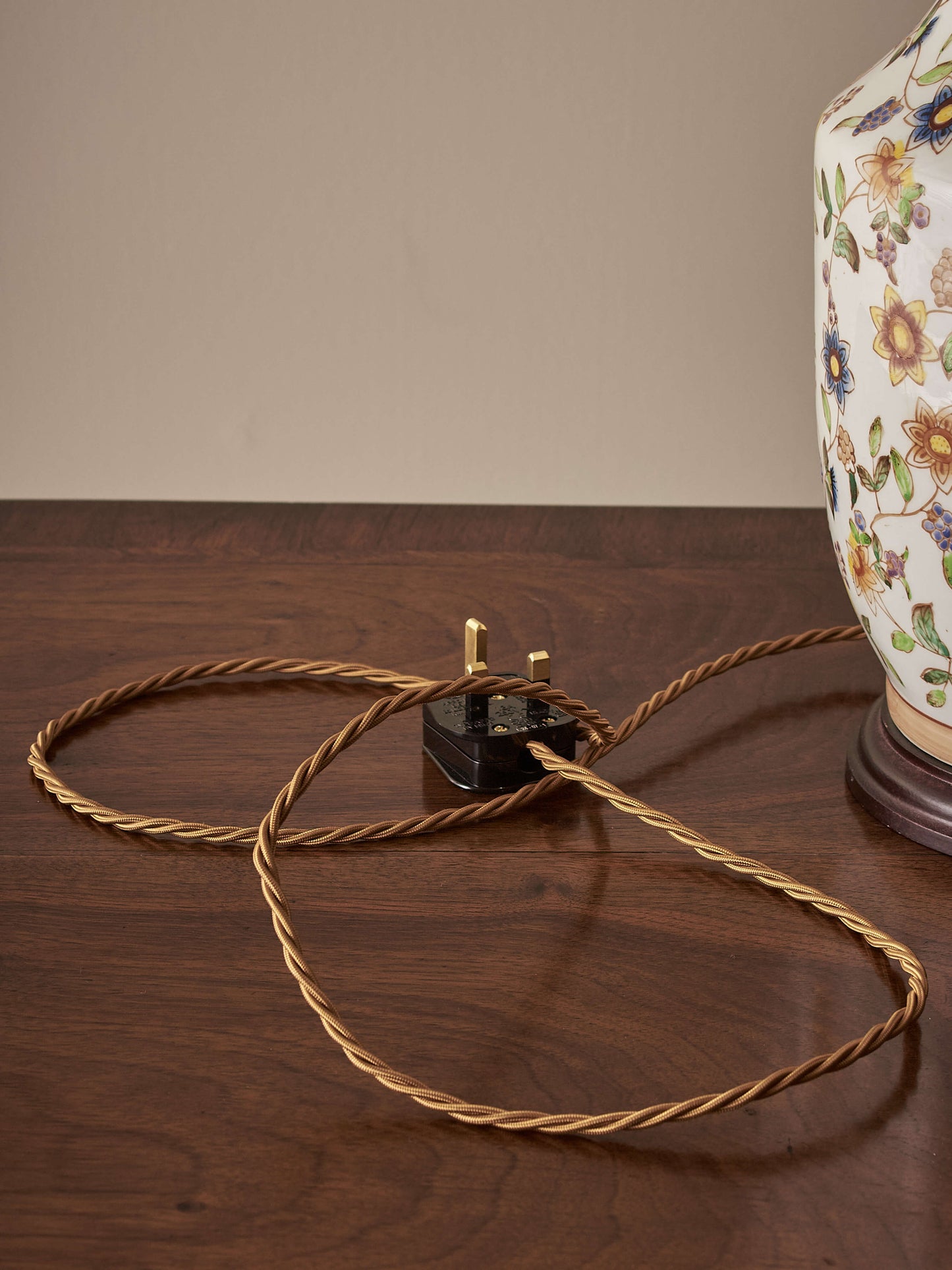 Vintage floral ceramic table lamp