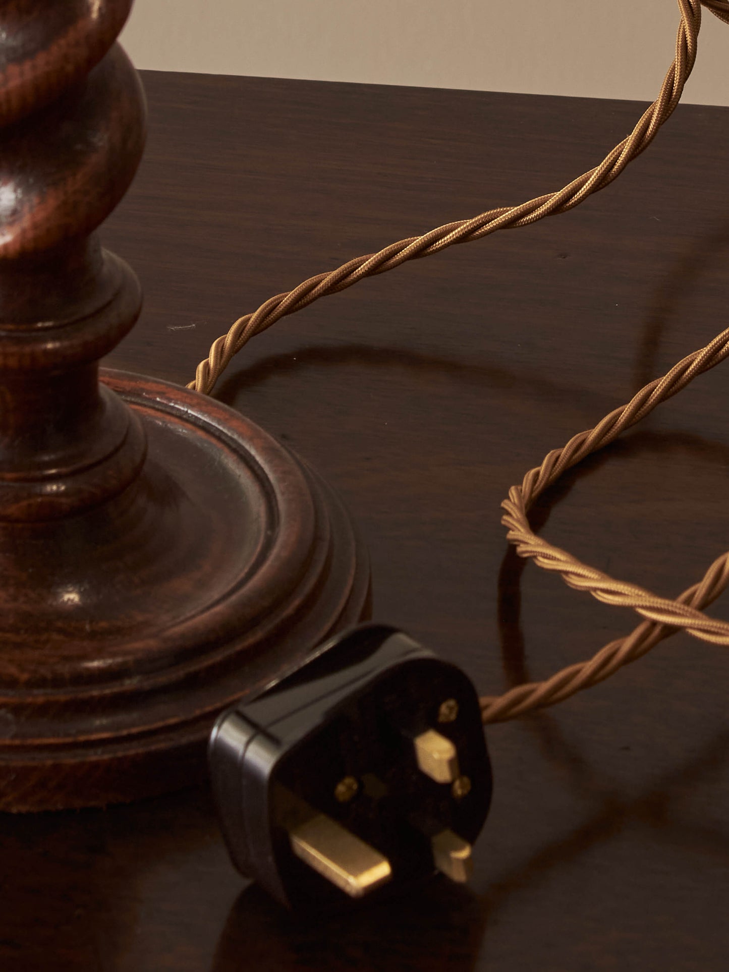 Vintage oak barley twist table lamp