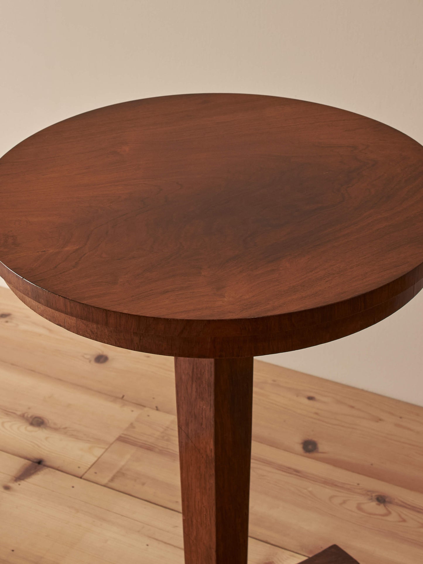Regency rosewood pedestal table on bun feet