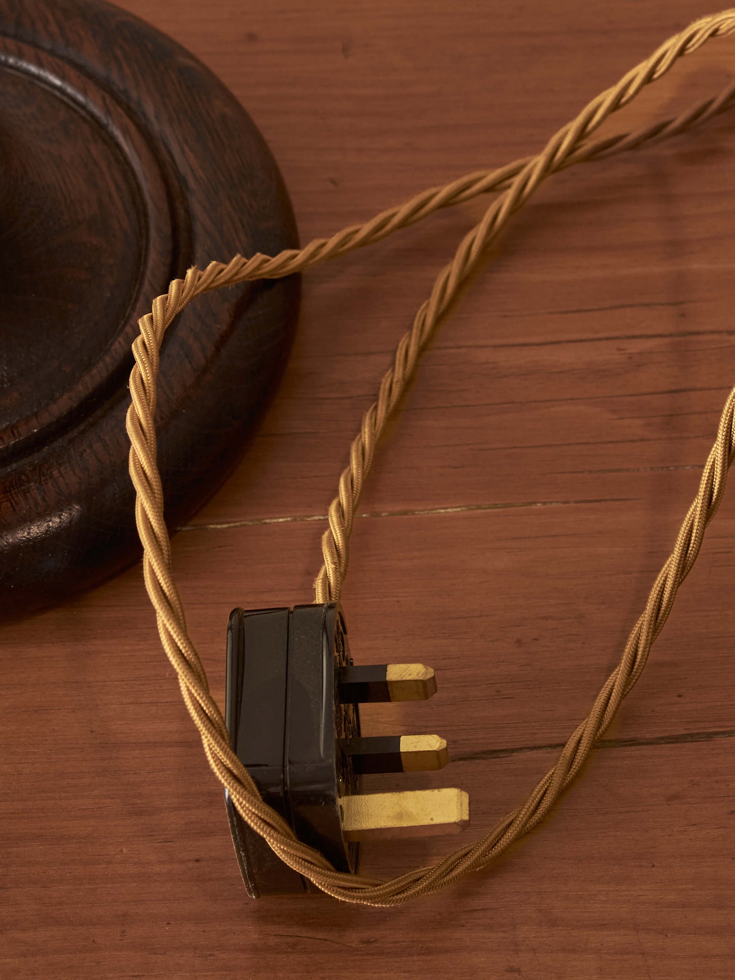 Edwardian oak barley twist table lamp