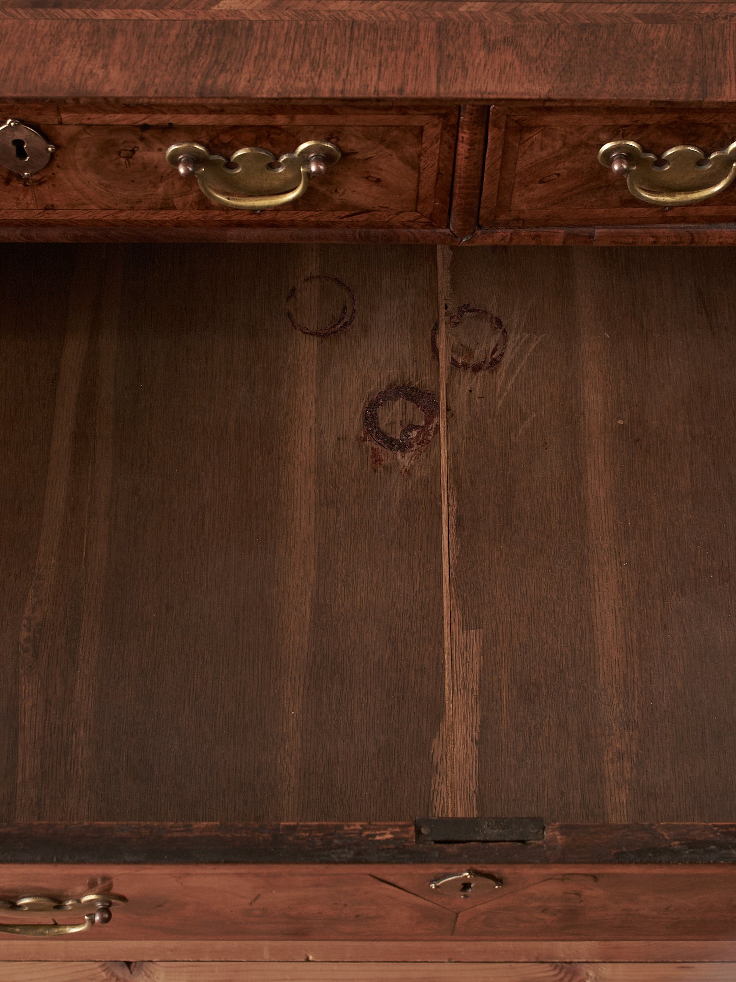 George I figured walnut chest of drawers