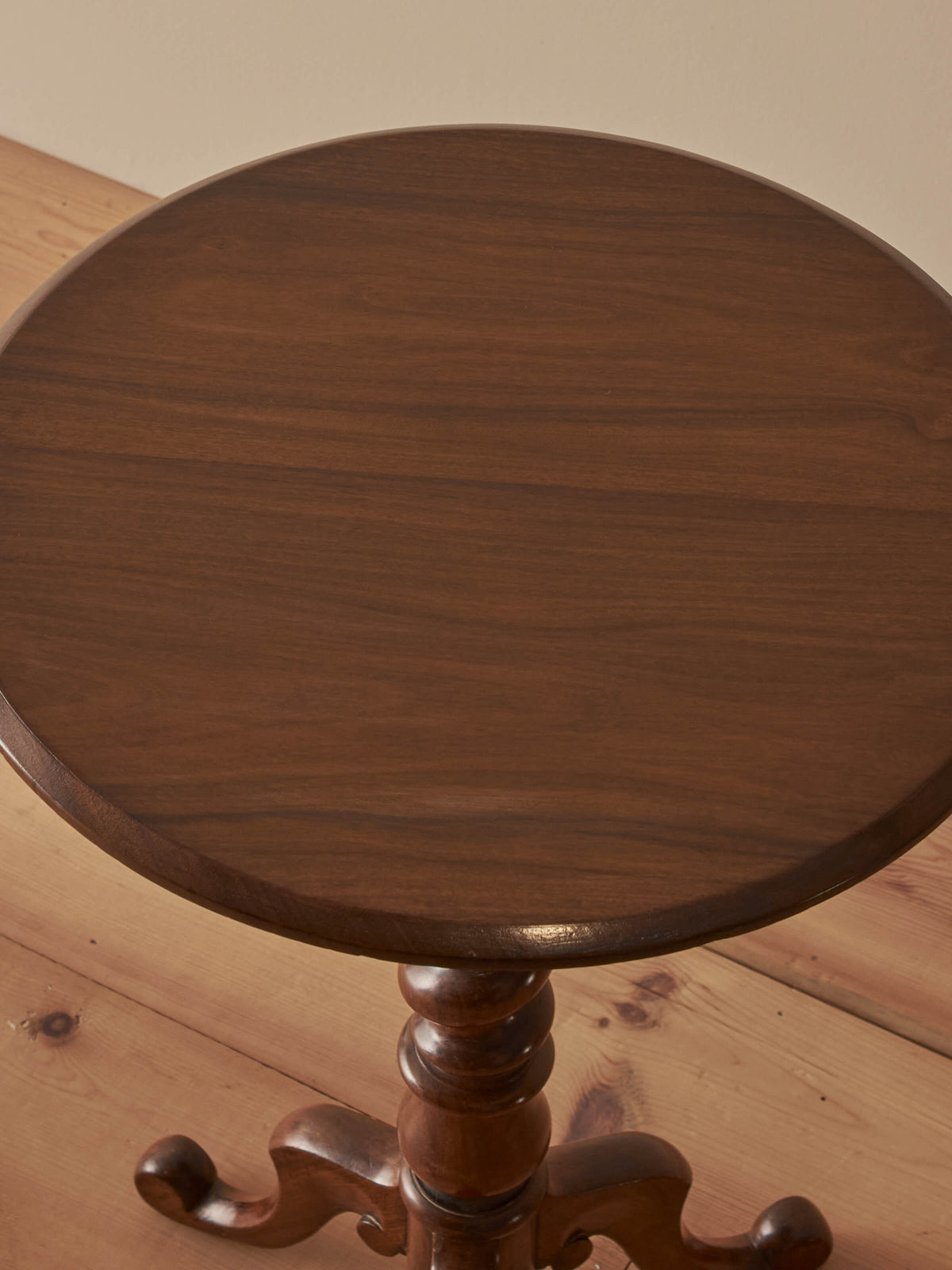 Early Victorian walnut and rosewood lamp table