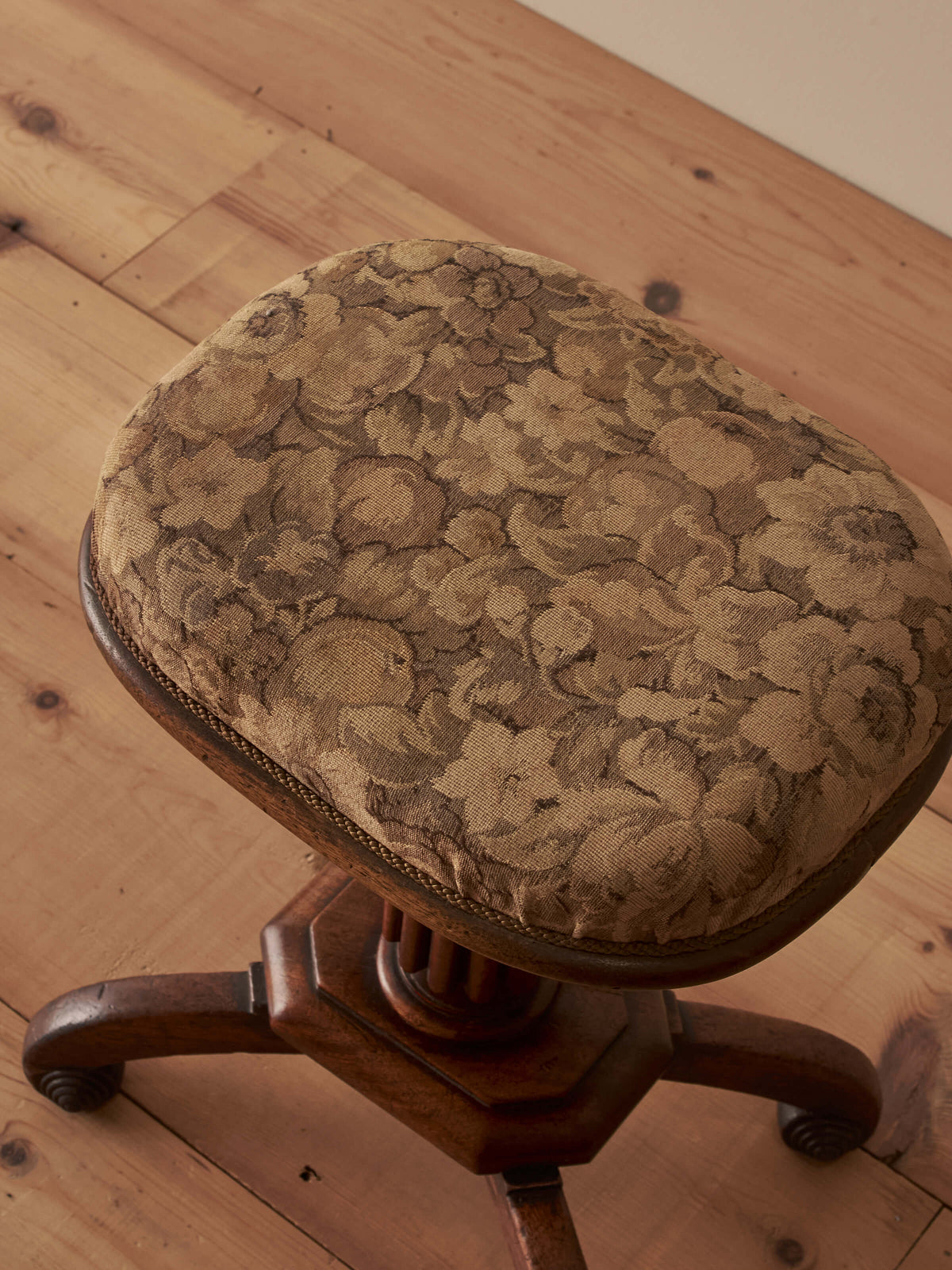 Victorian reeded mahogany upholstered stool