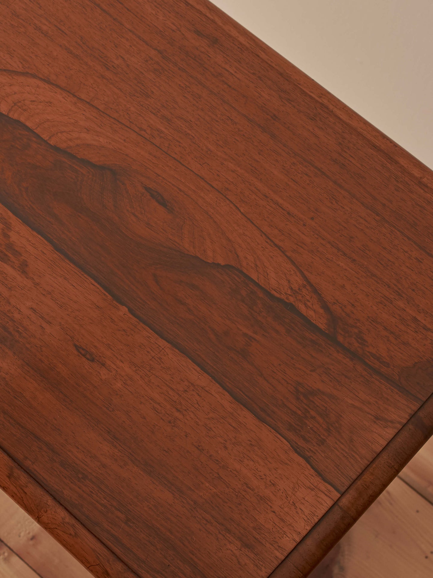 Victorian rosewood pedestal table
