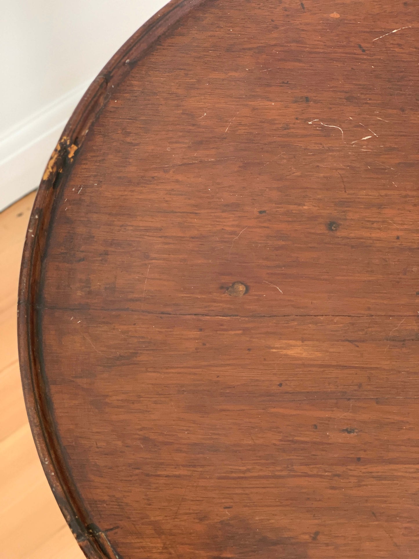 Victorian tilt-top occasional table on splayed legs