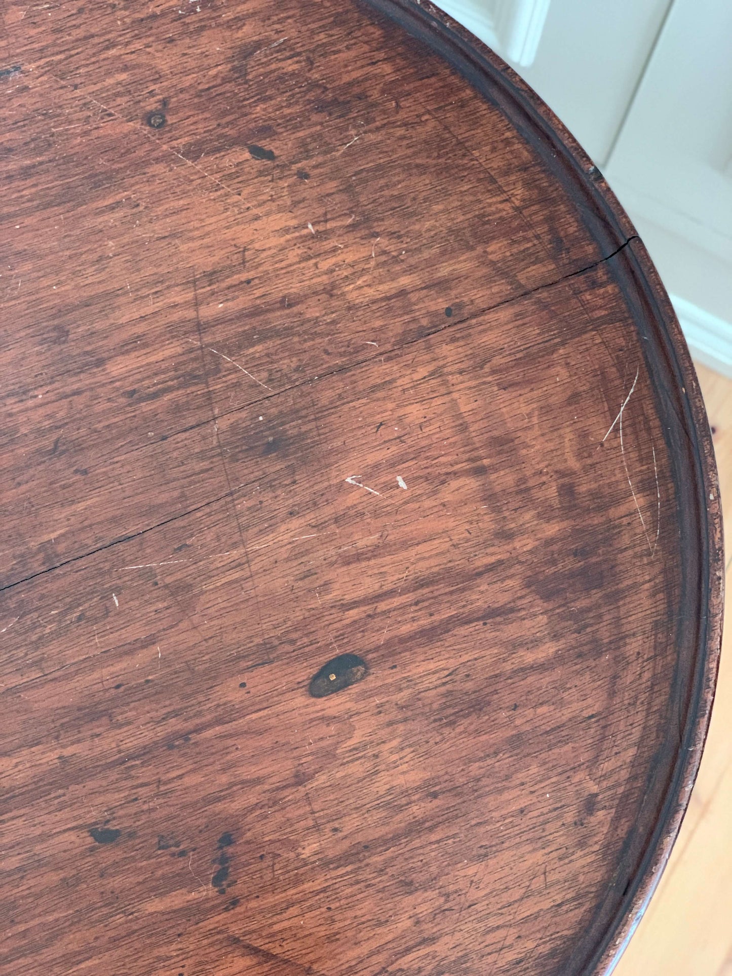 Victorian tilt-top occasional table on splayed legs