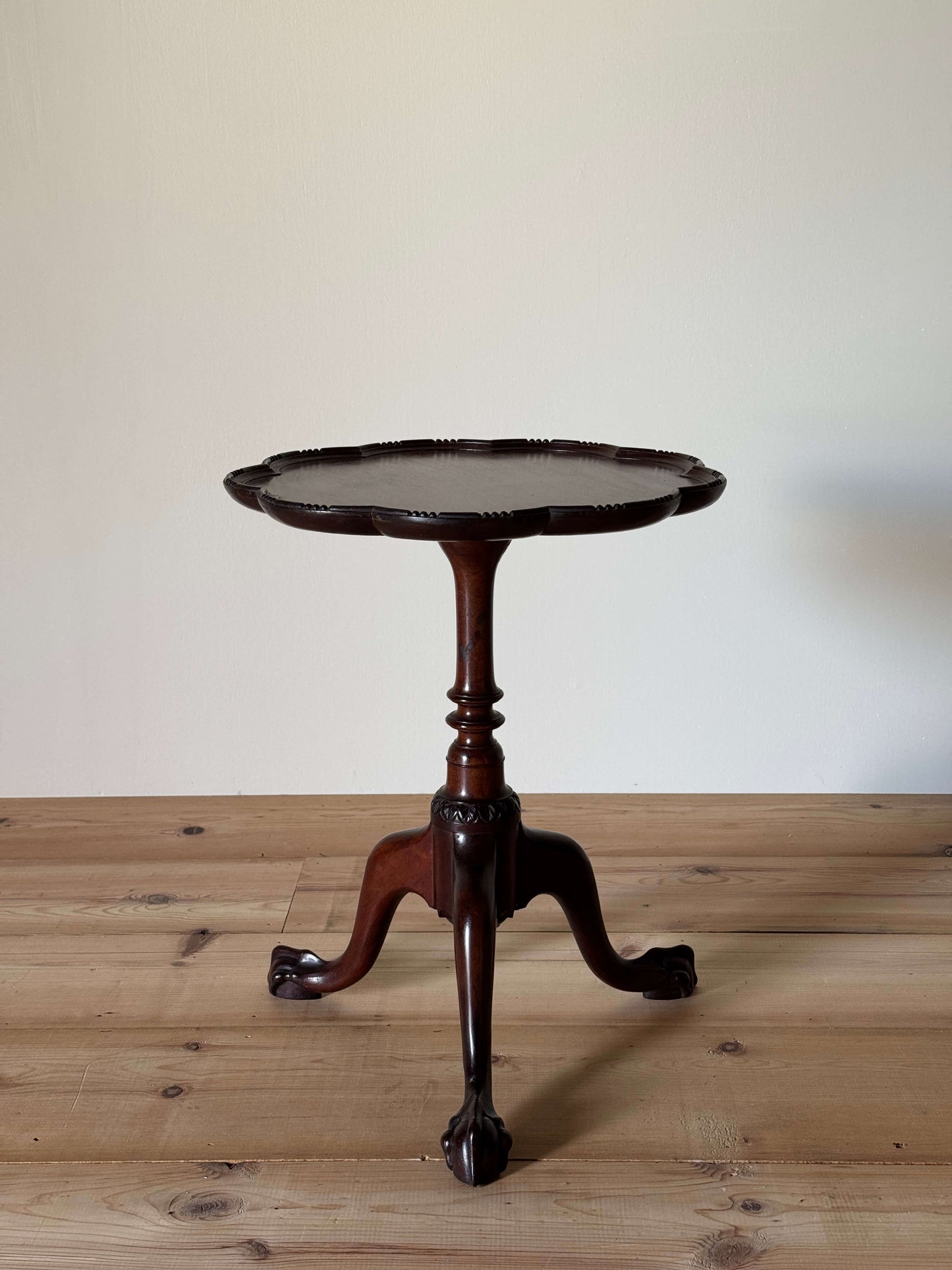 Victorian mahogany scalloped occasional table