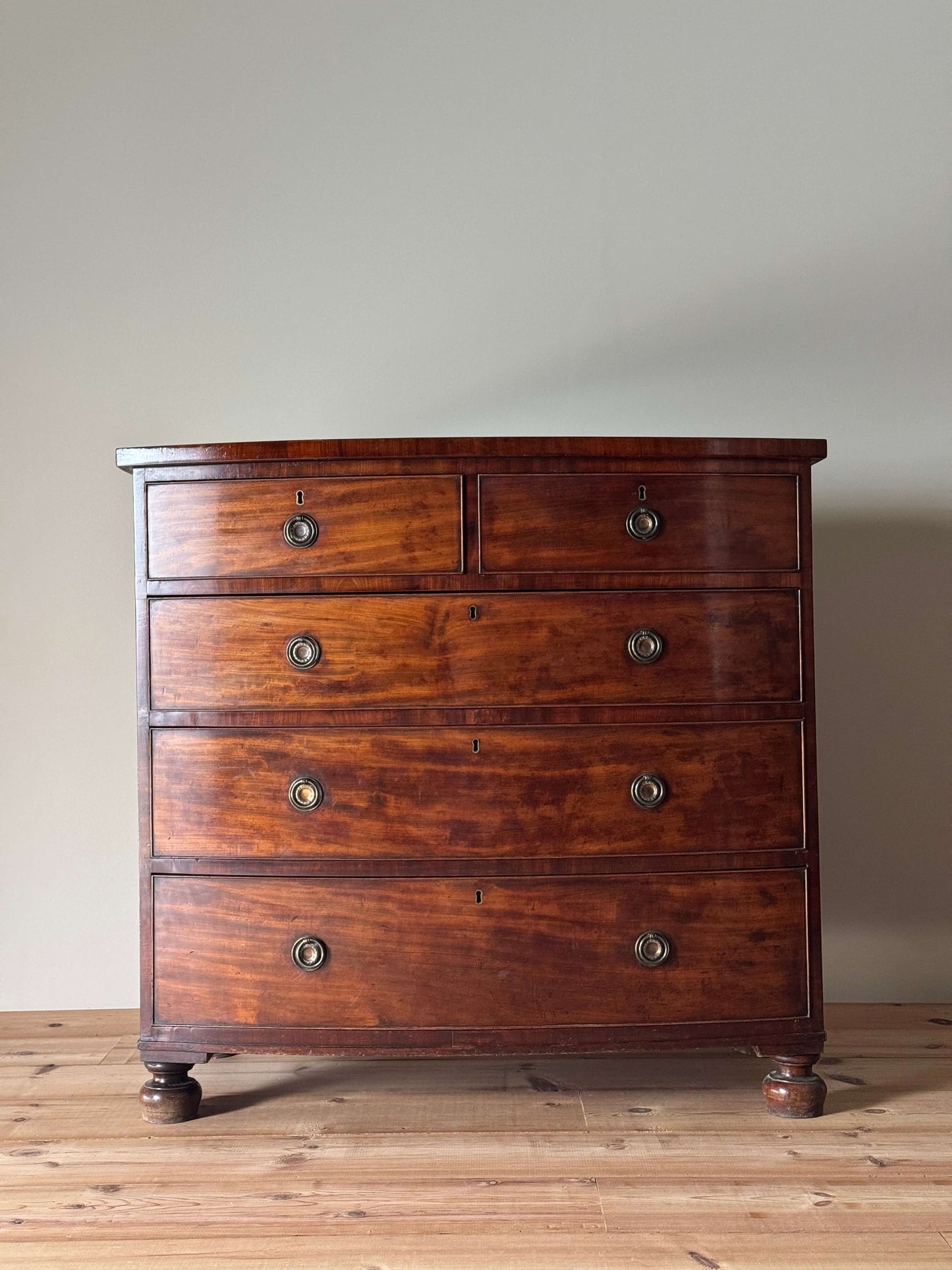 Victorian mahogany bow-fronted chest of drawers