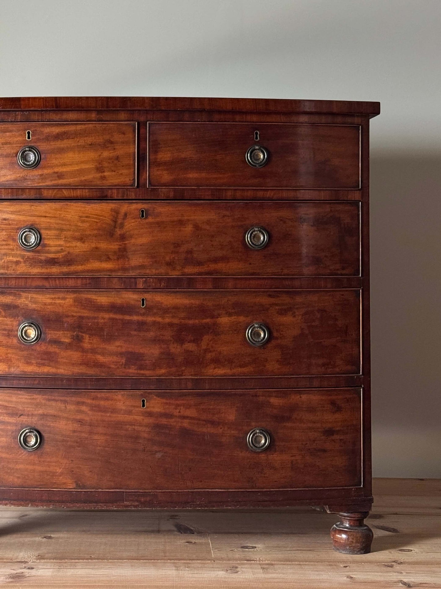Victorian mahogany bow-fronted chest of drawers