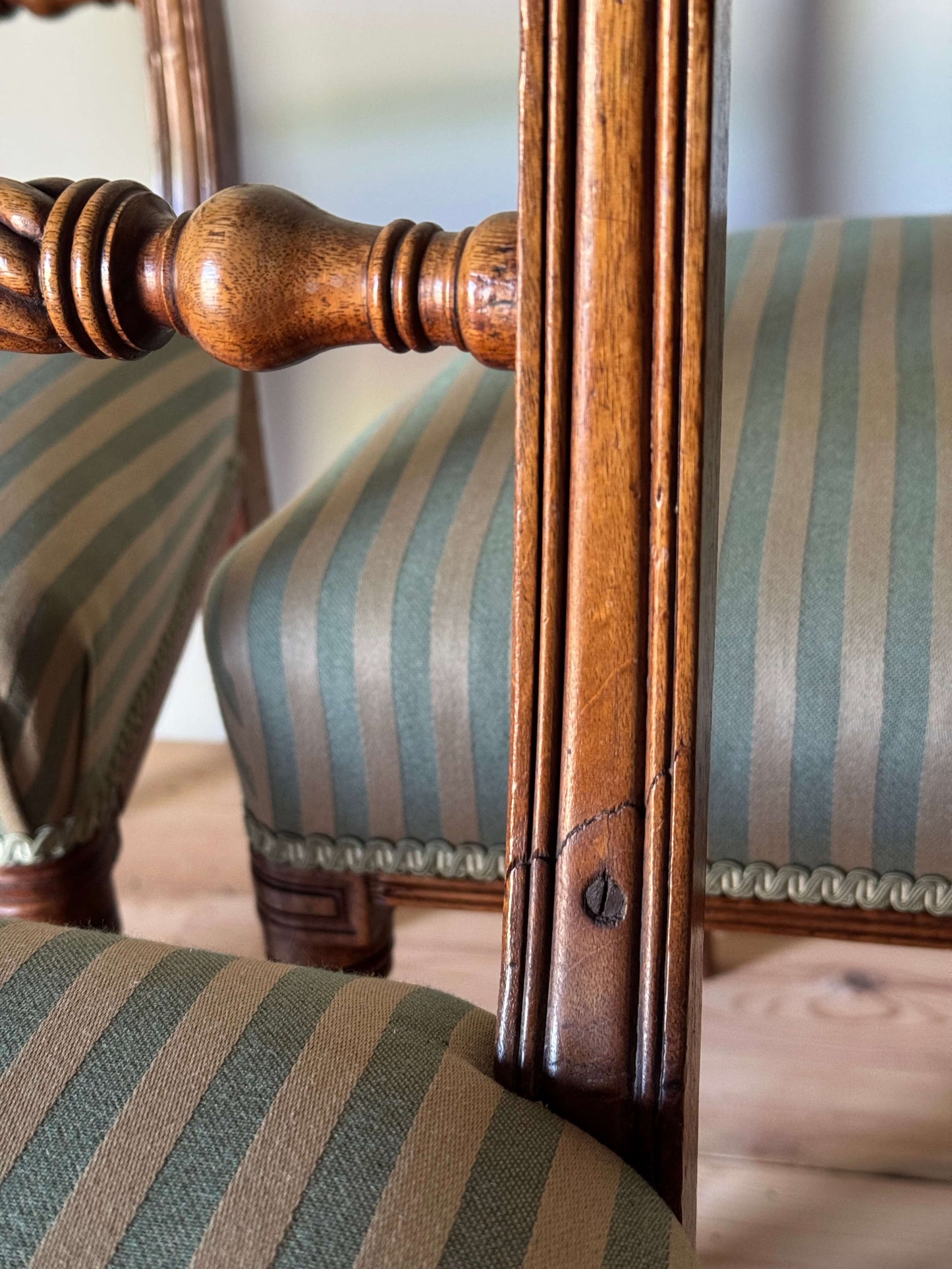 Set of six Victorian rope-twist mahogany dining chairs
