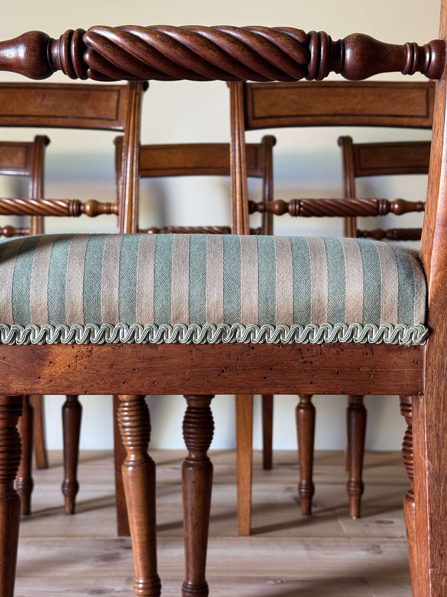 Set of six Victorian rope-twist mahogany dining chairs