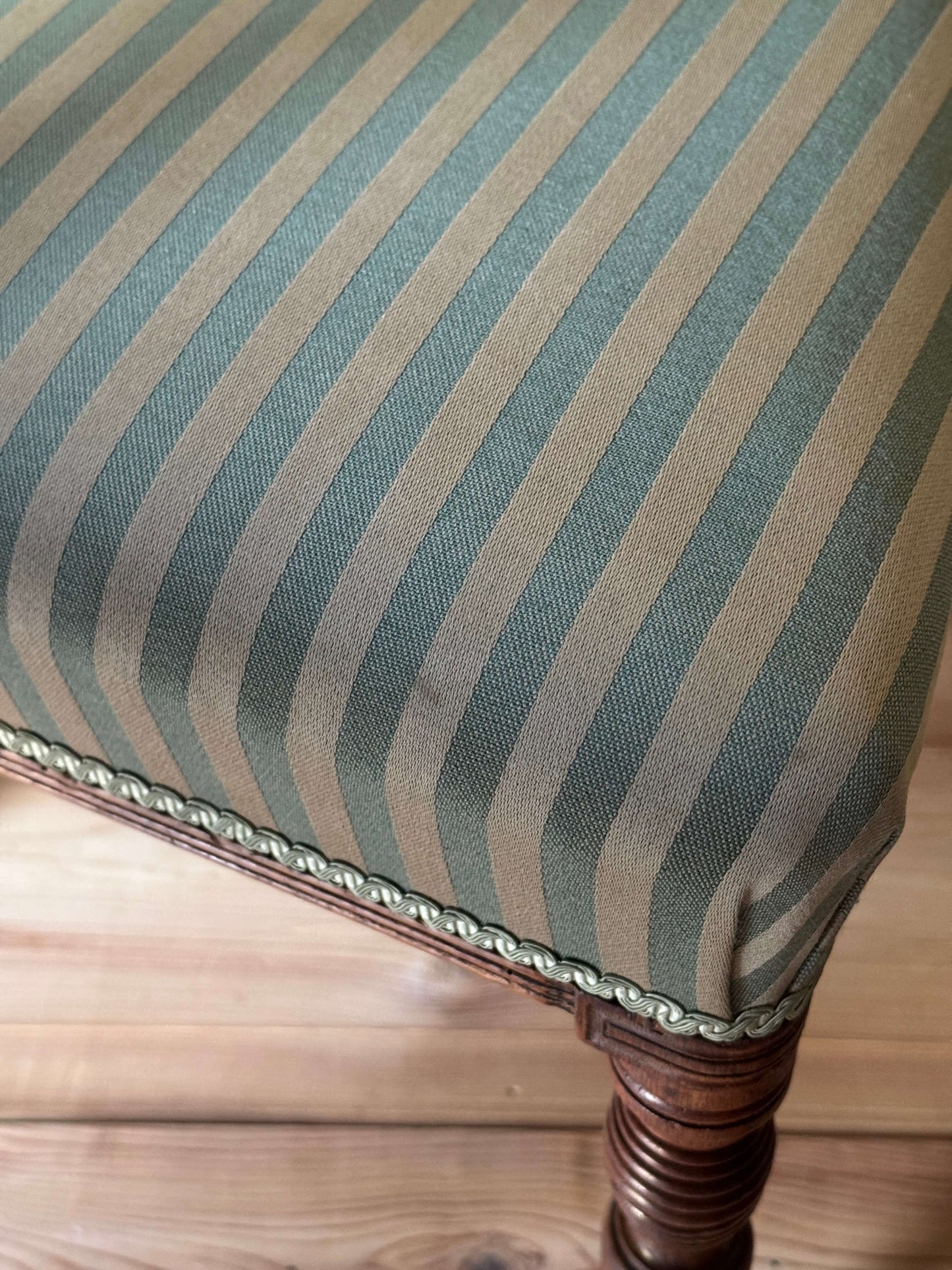 Set of six Victorian rope-twist mahogany dining chairs