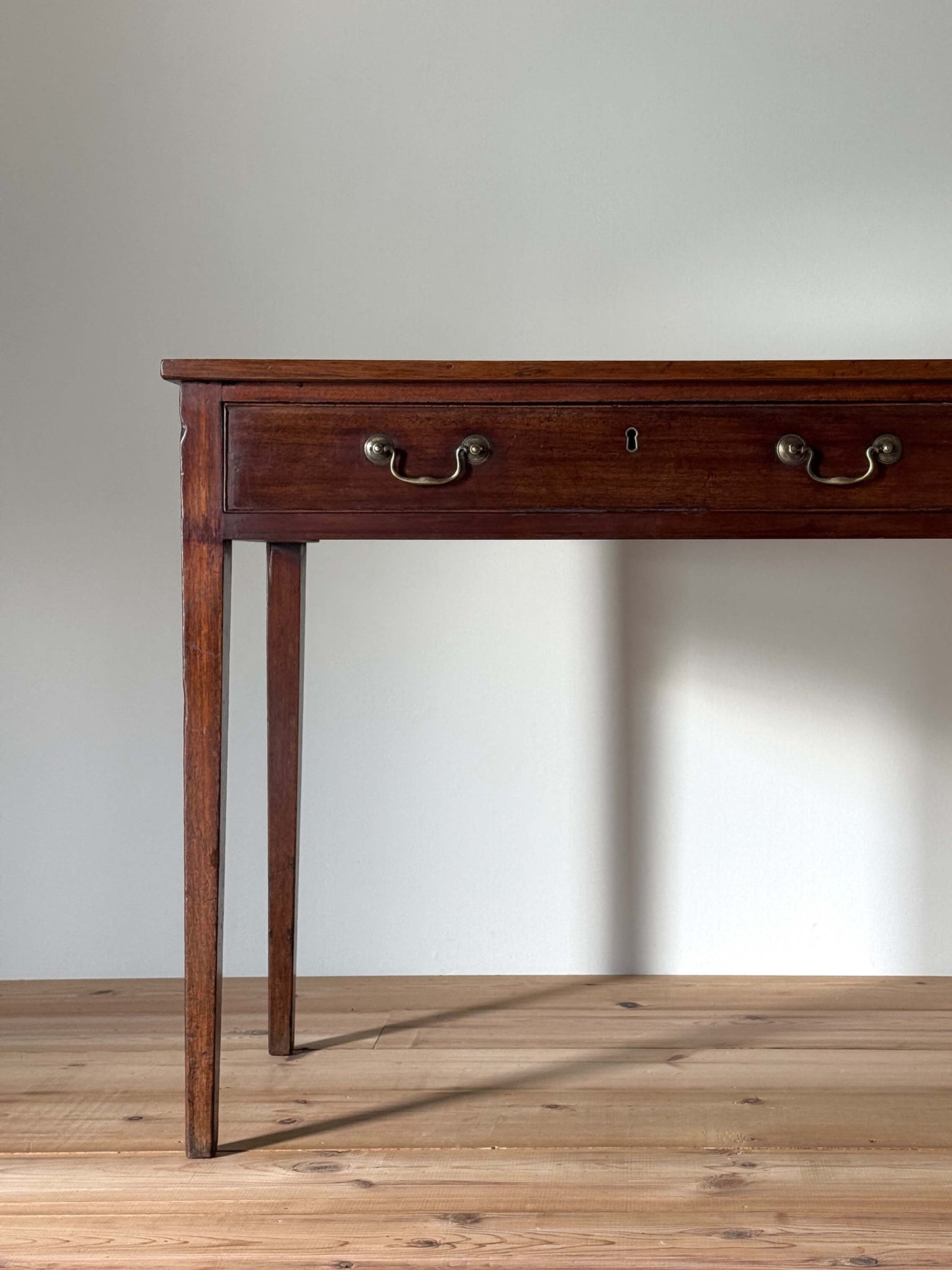 Georgian mahogany console table with drawer