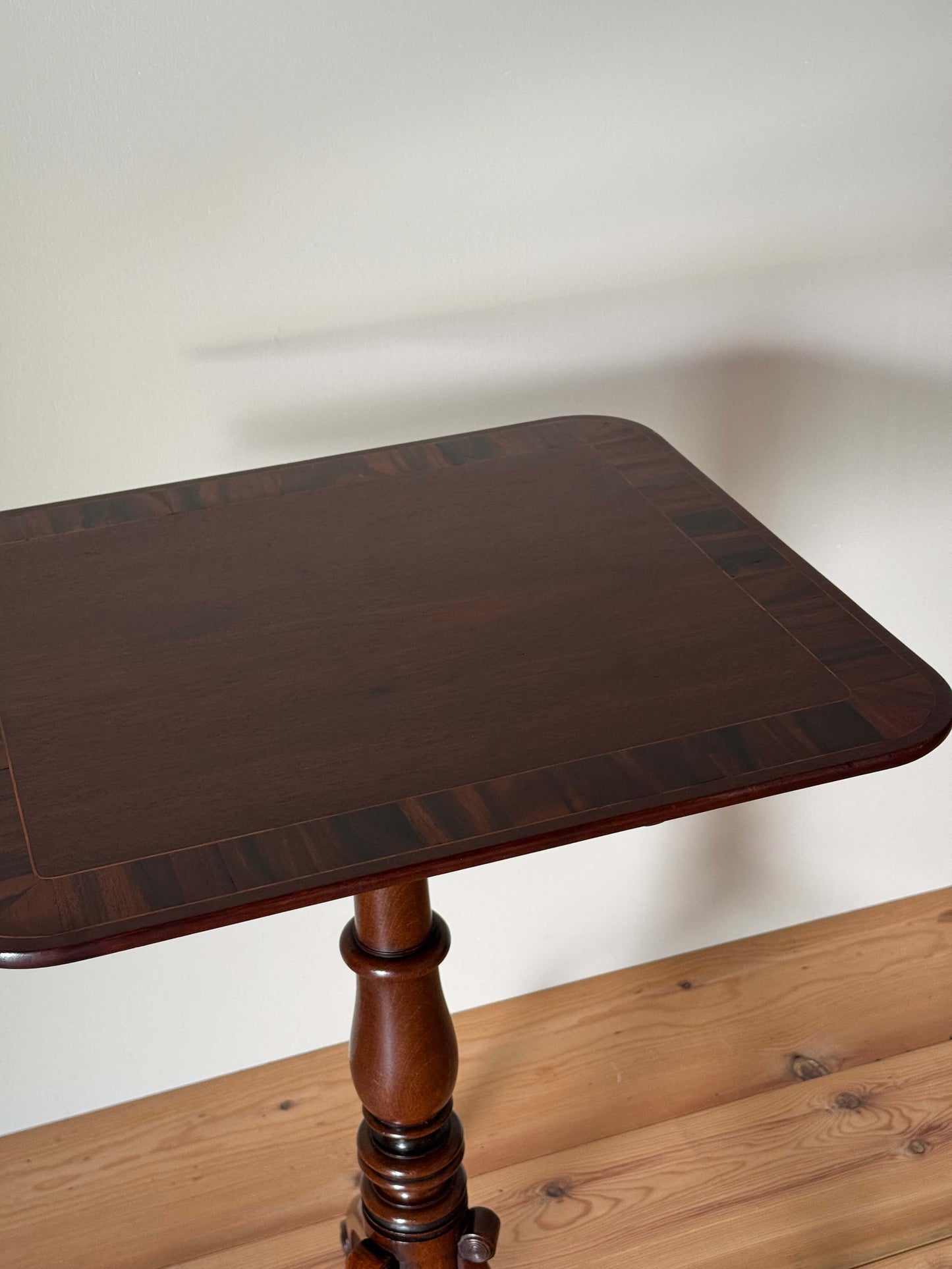 Victorian mahogany marquetry tilt-top table