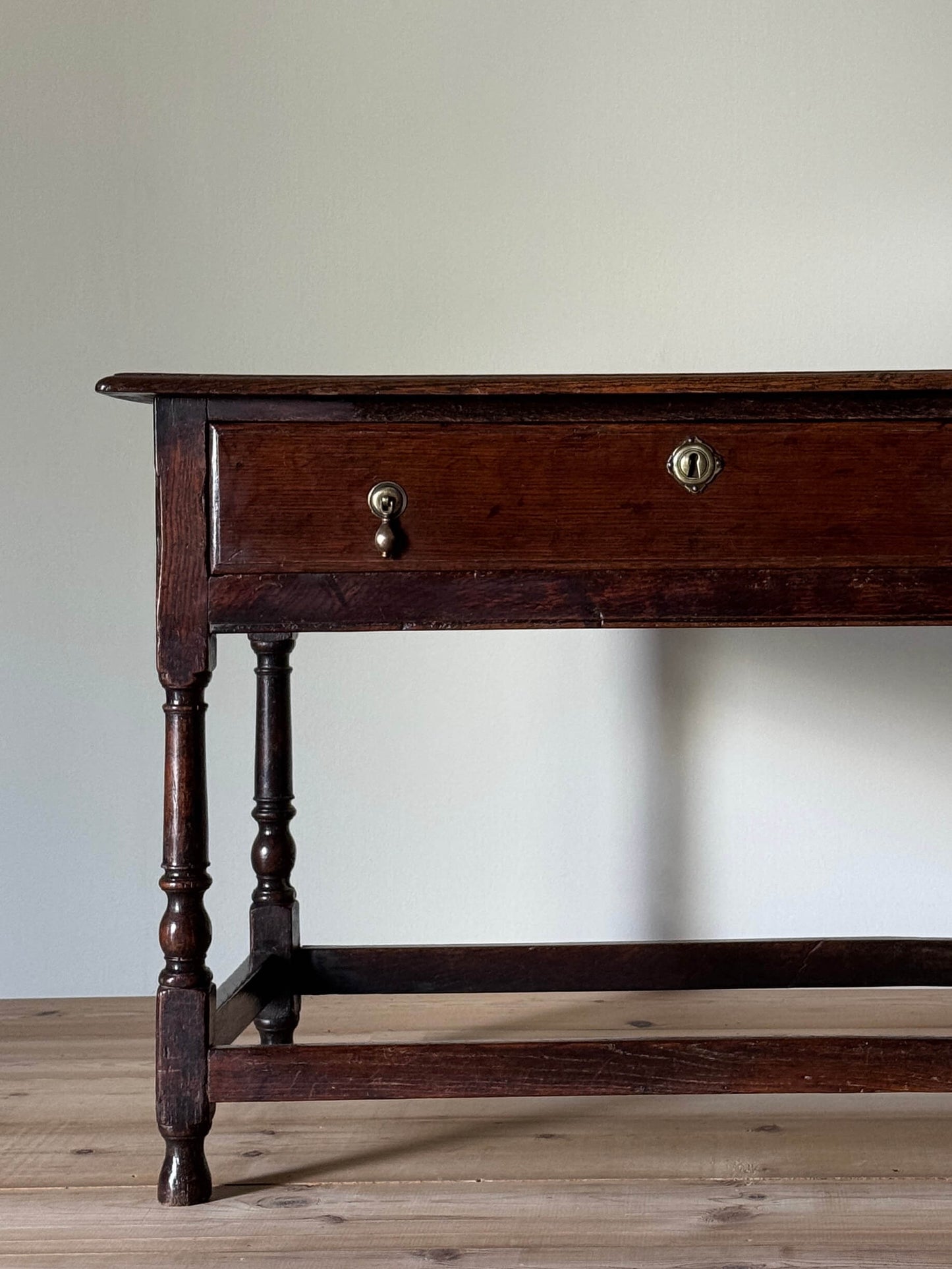 Early Georgian console table with drawer