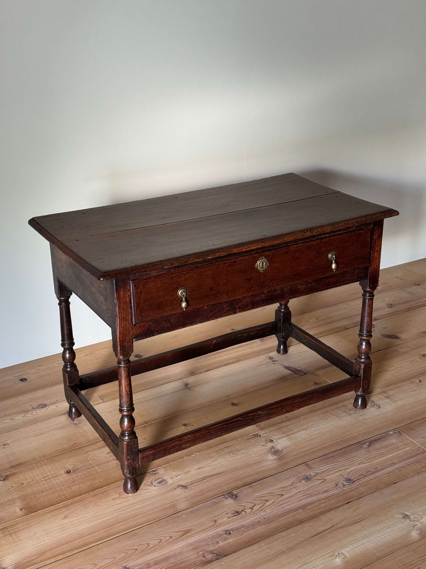 Early Georgian console table with drawer