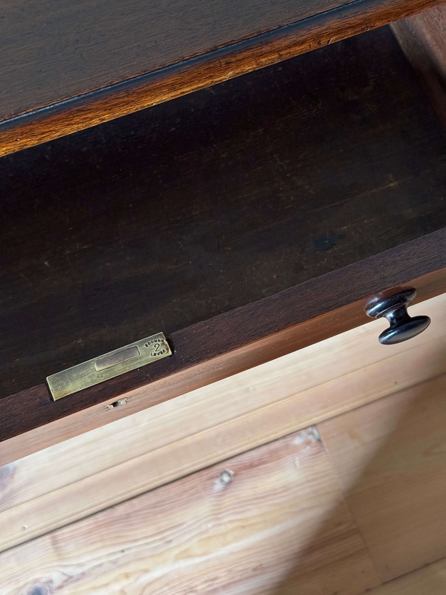 Victorian mahogany pedestal desk