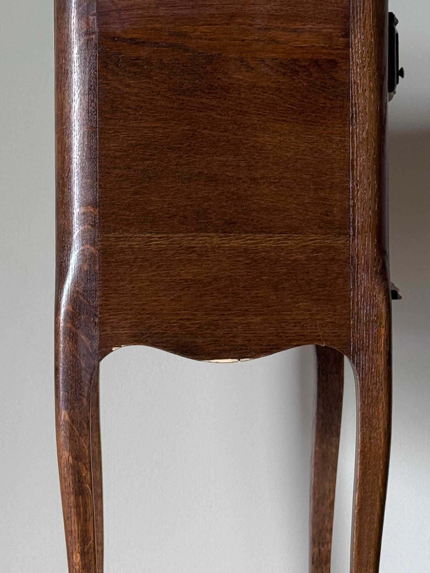 Pair of French mid-century bedside tables with single drawer