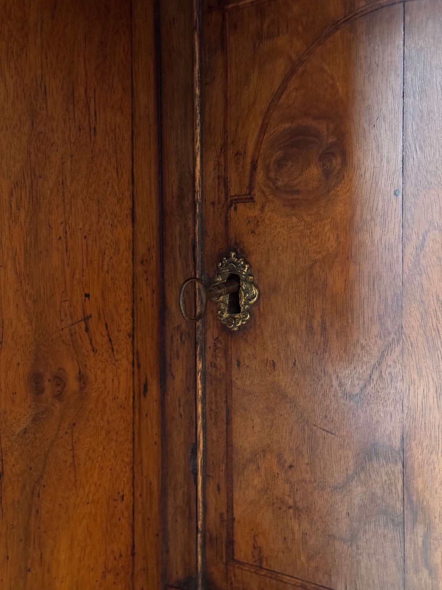 George II walnut cross-banded kneehole desk