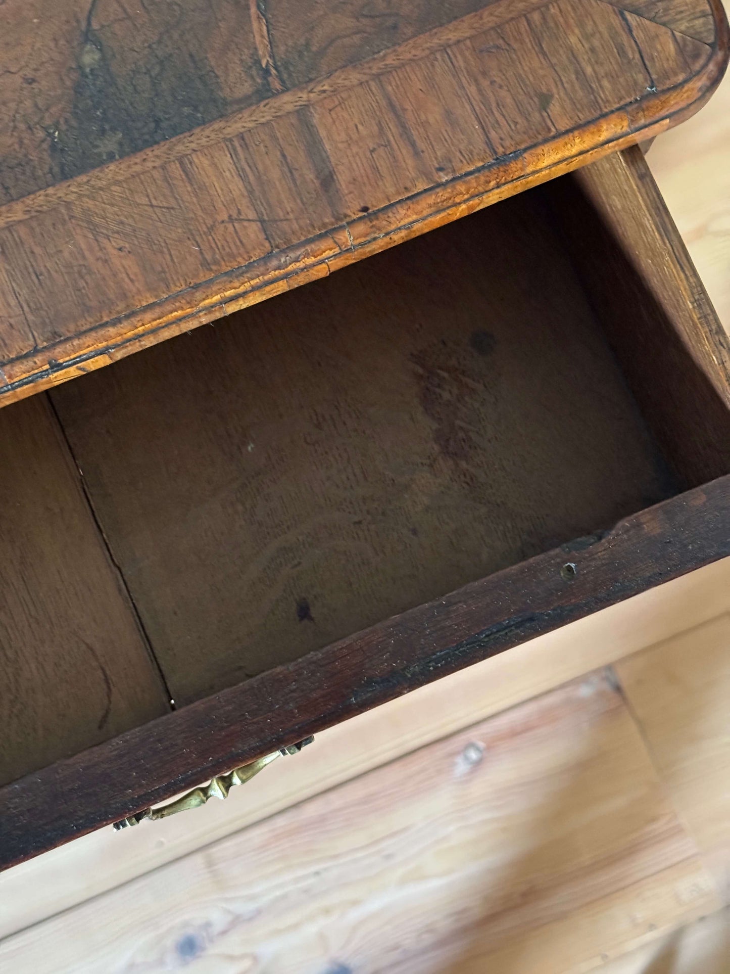 George II walnut cross-banded kneehole desk