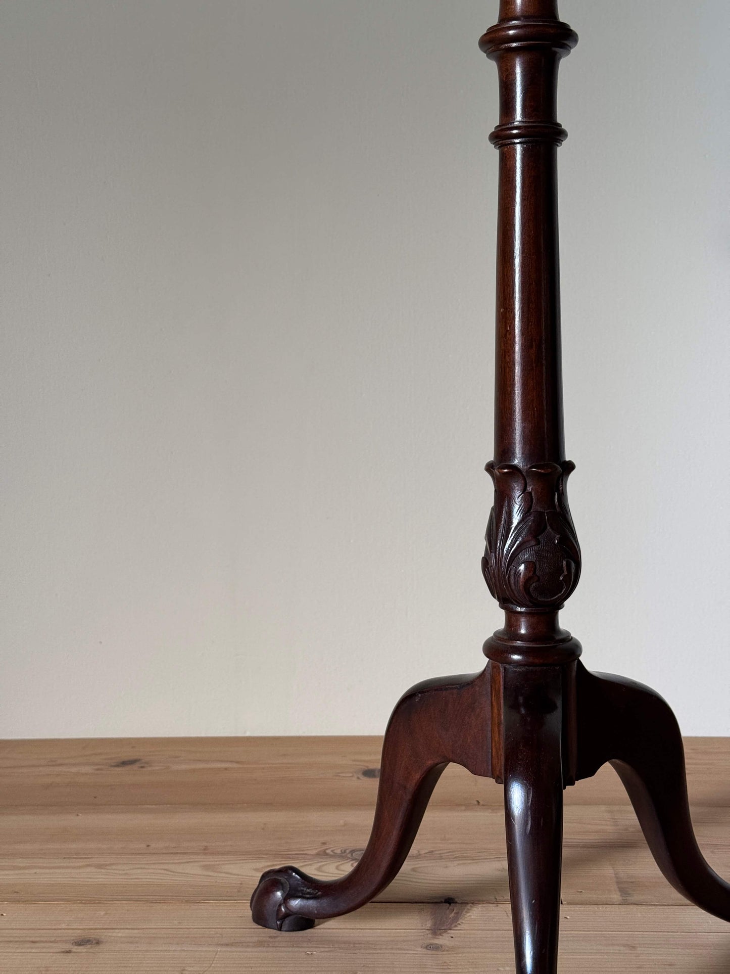 Victorian mahogany scalloped wine table