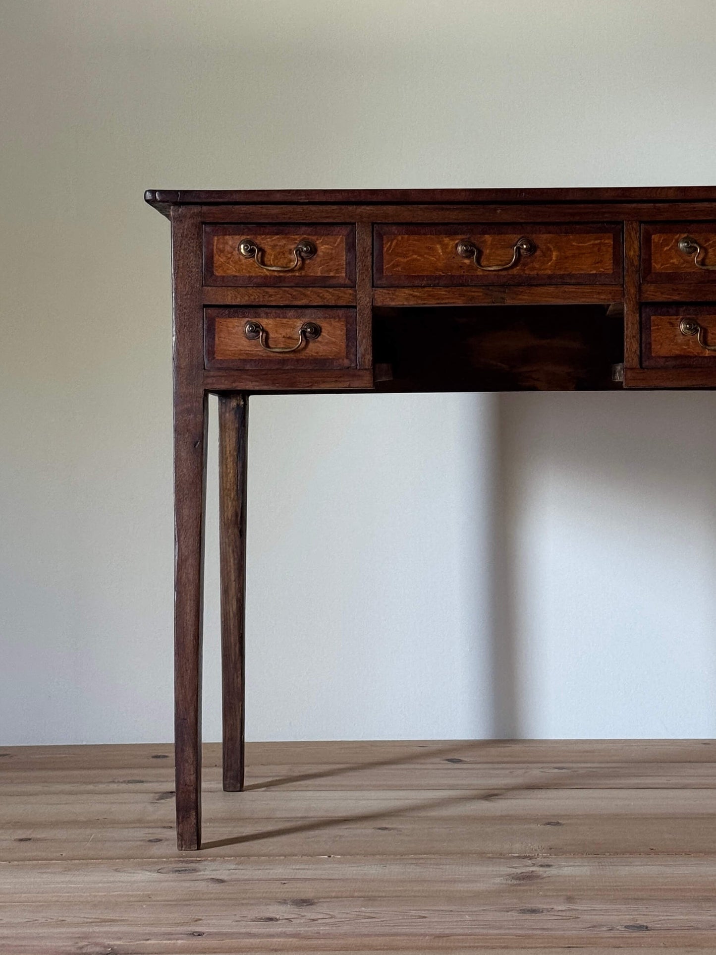 Georgian oak lowboy