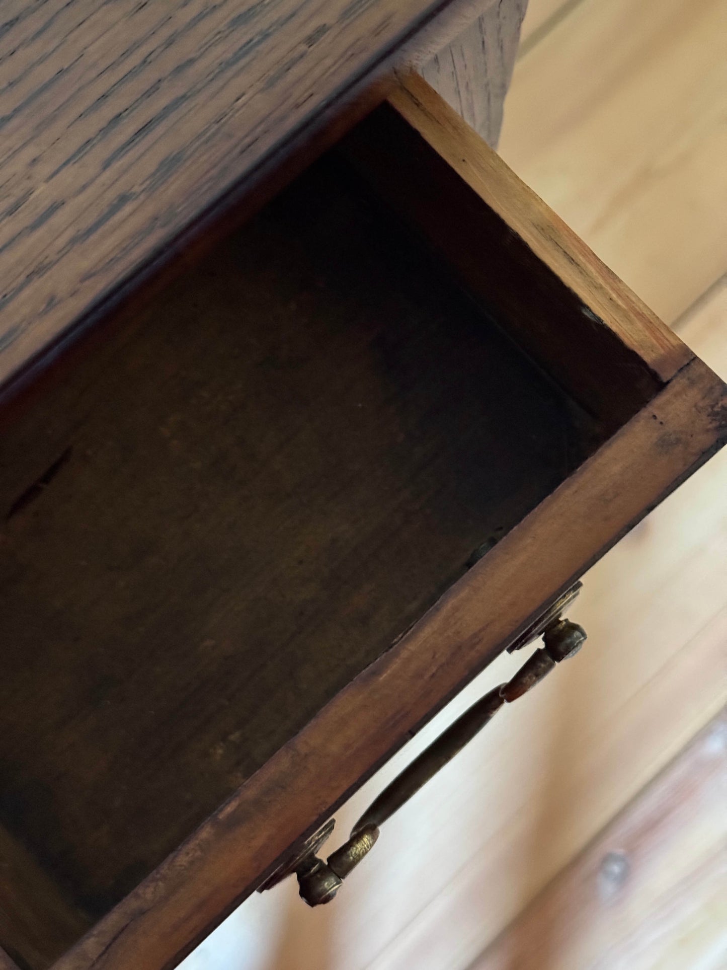Georgian oak lowboy