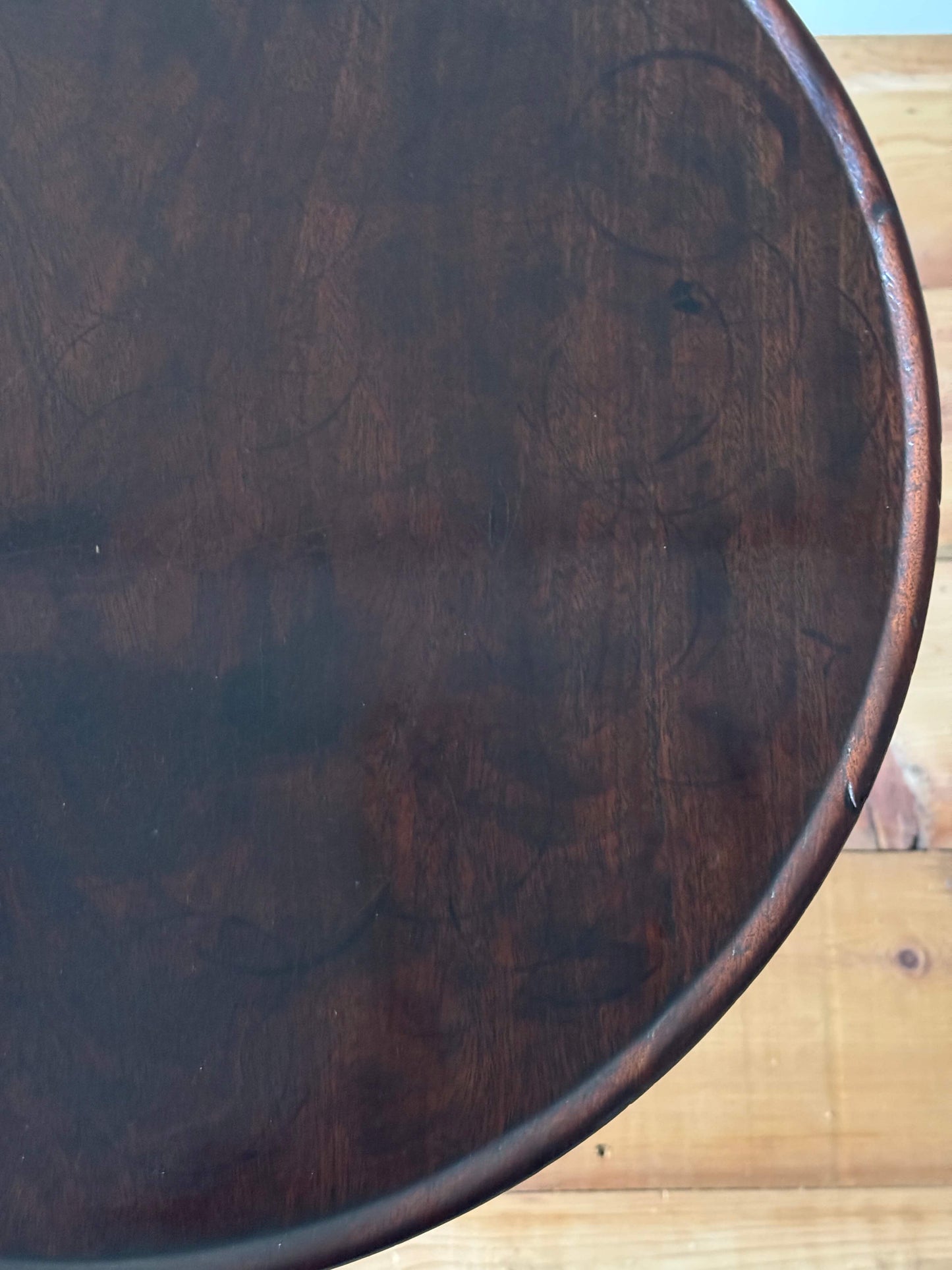 Georgian mahogany tilt-top wine table