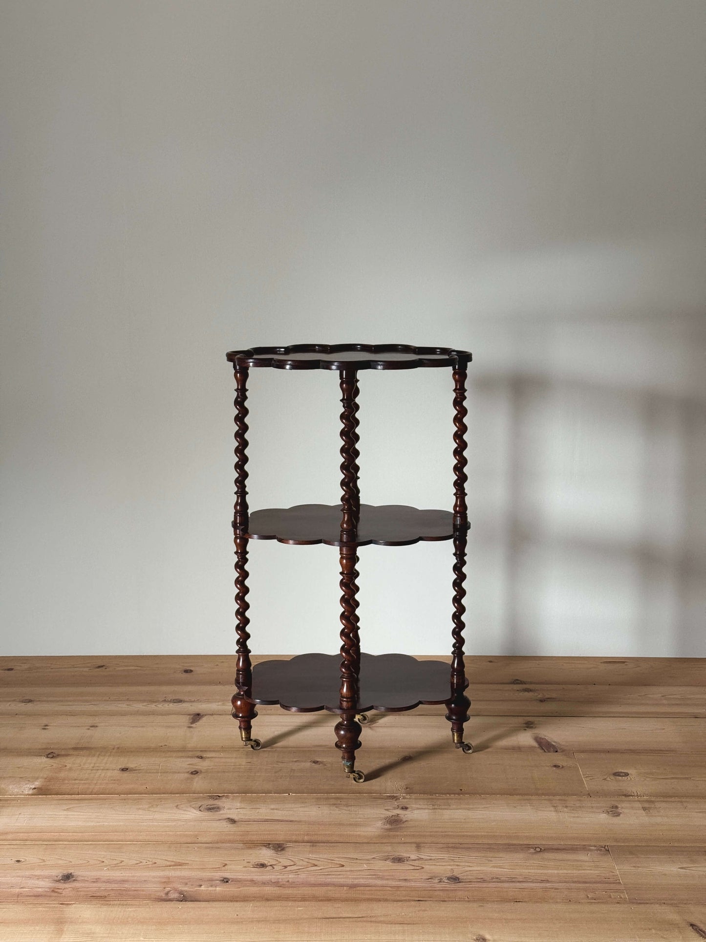 Victorian rosewood scalloped whatnot