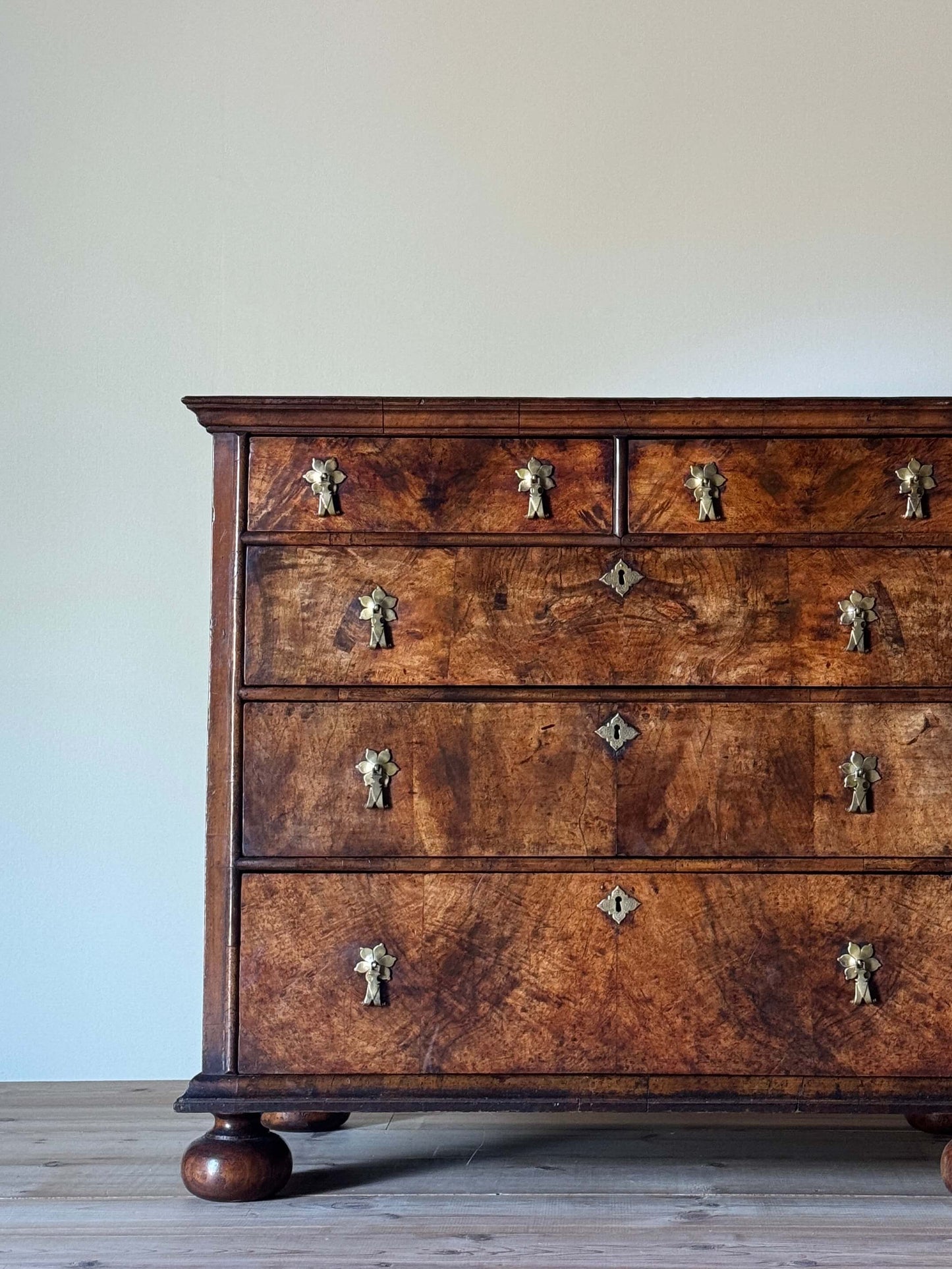 Queen Anne walnut crossbanded chest of drawers