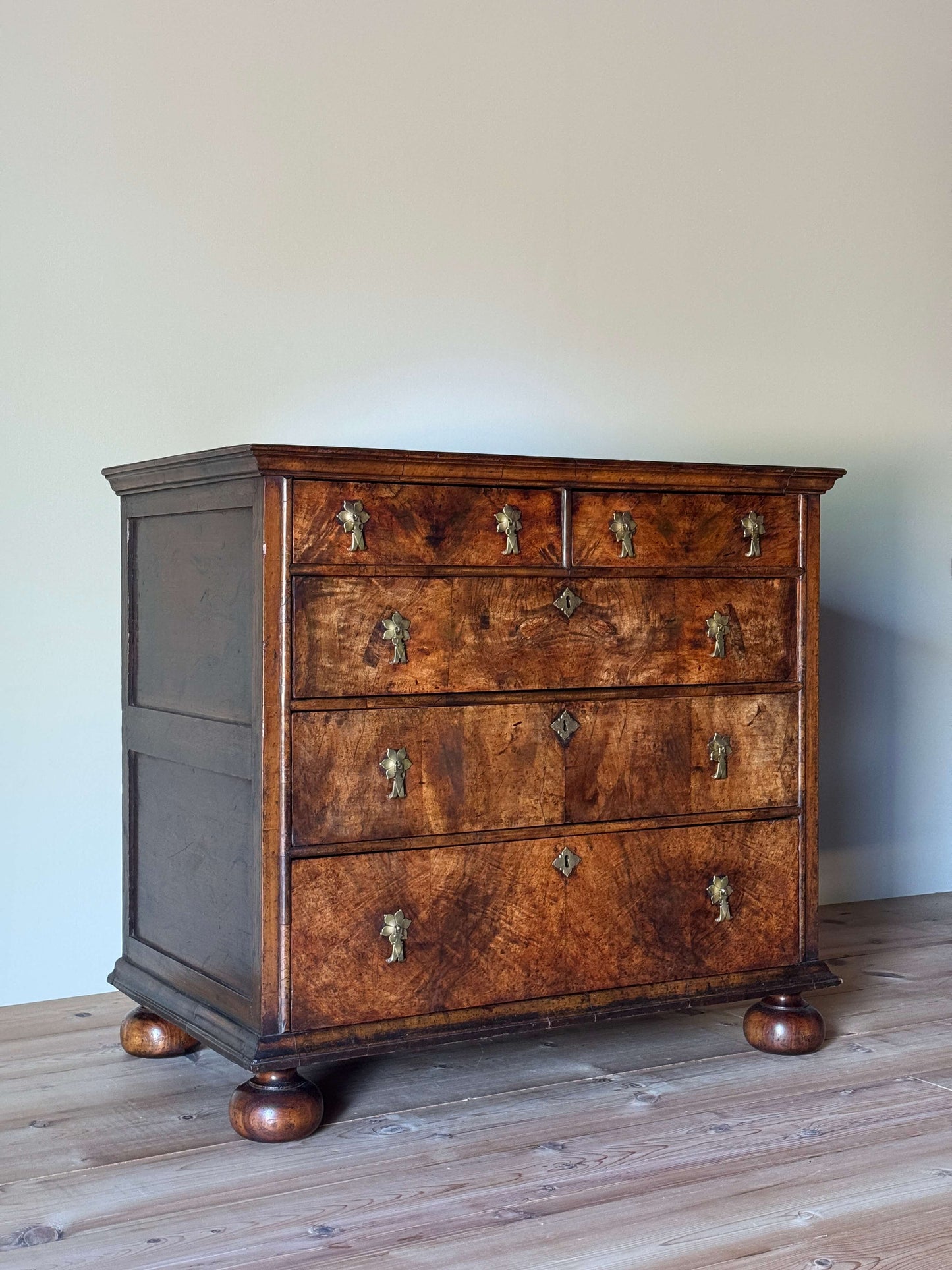 Queen Anne walnut crossbanded chest of drawers