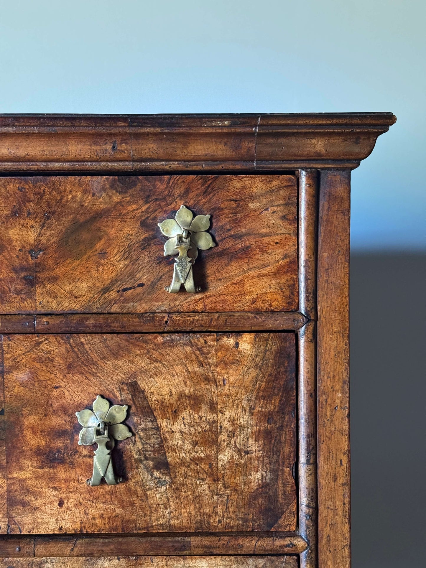 Queen Anne walnut crossbanded chest of drawers