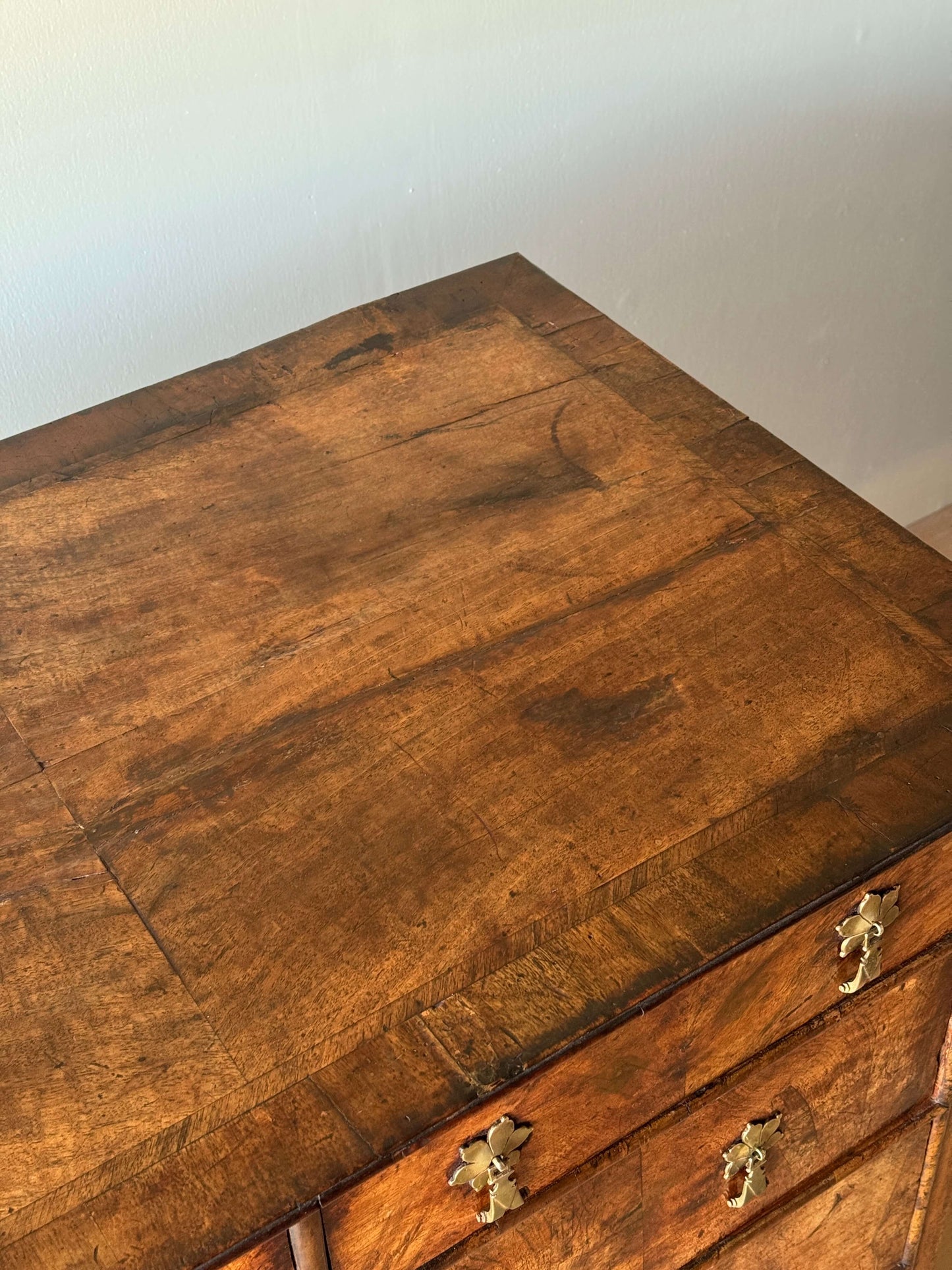 Queen Anne walnut crossbanded chest of drawers