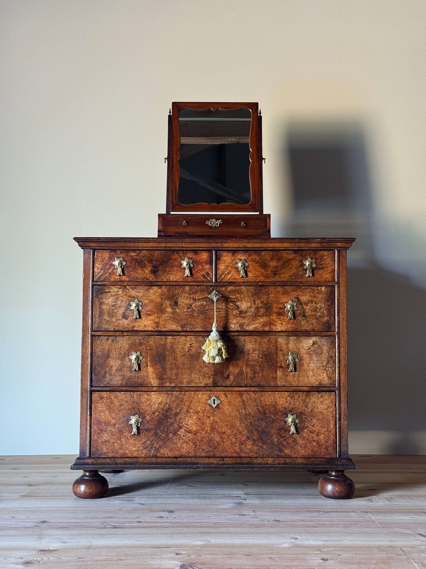 Queen Anne walnut crossbanded chest of drawers