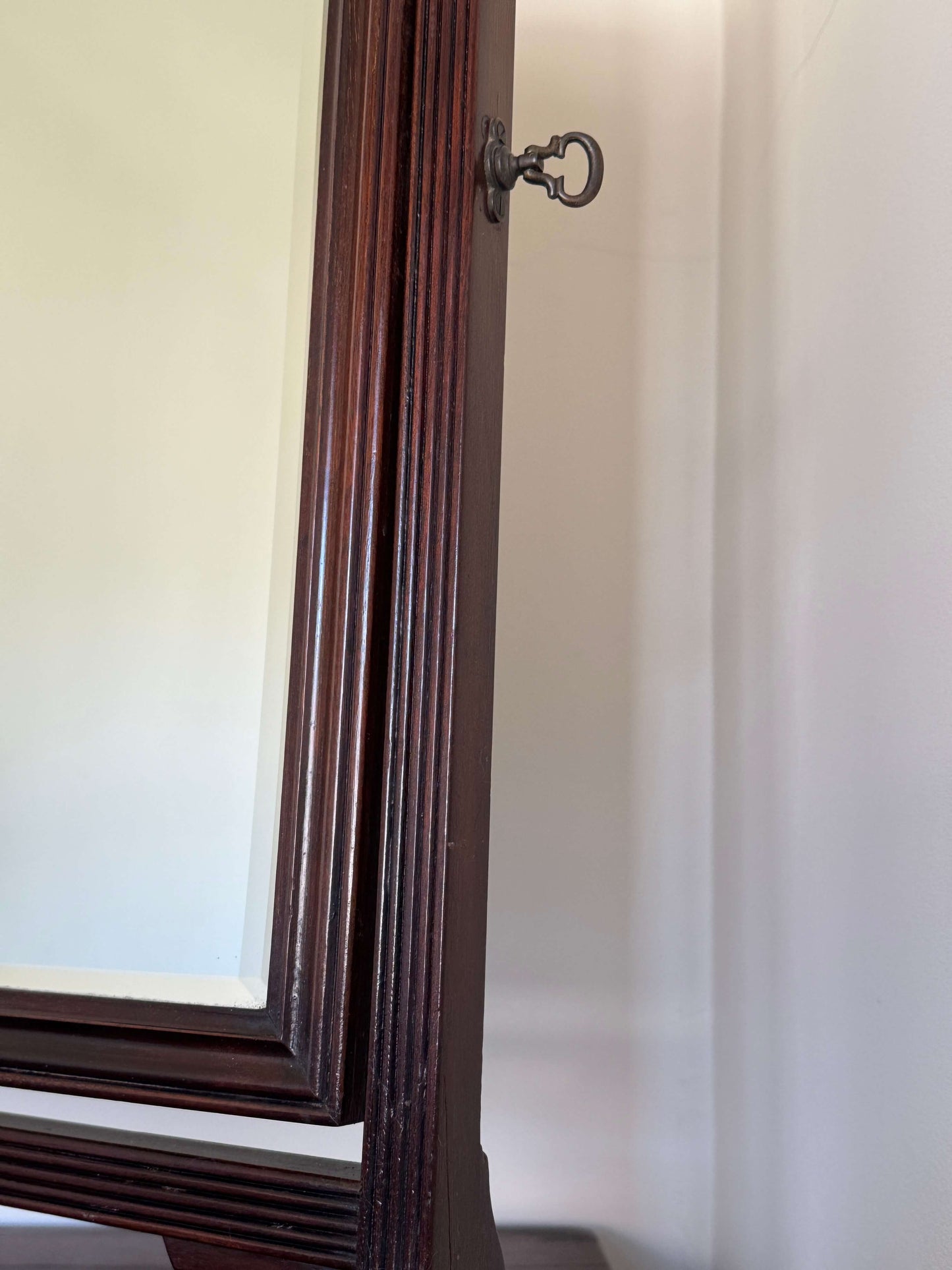 Antique reeded table-top mirror