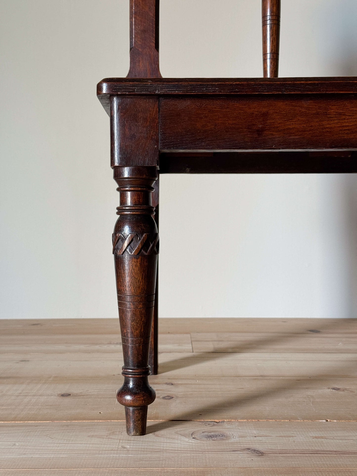 Victorian oak bench settle