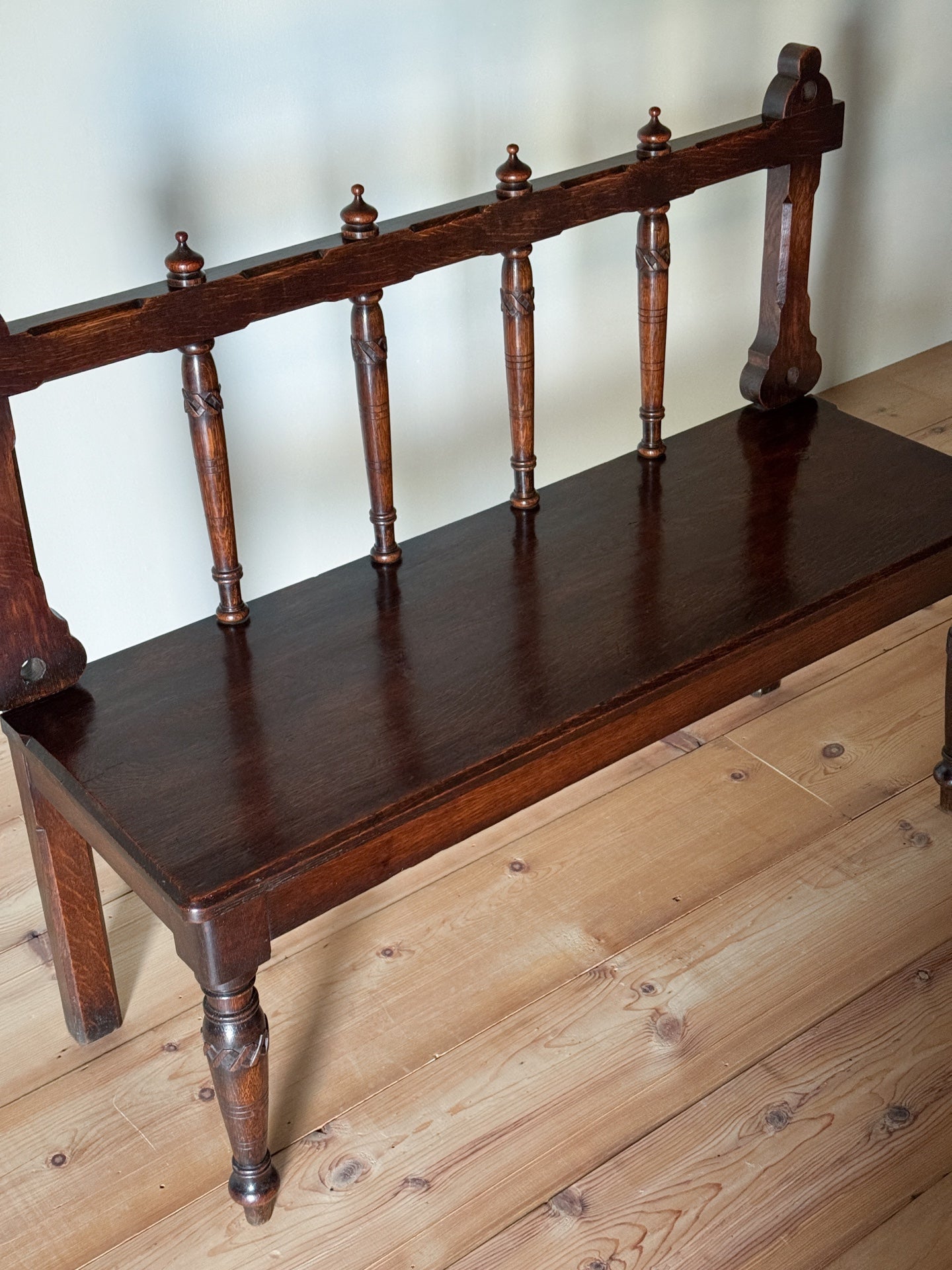 Victorian oak bench settle
