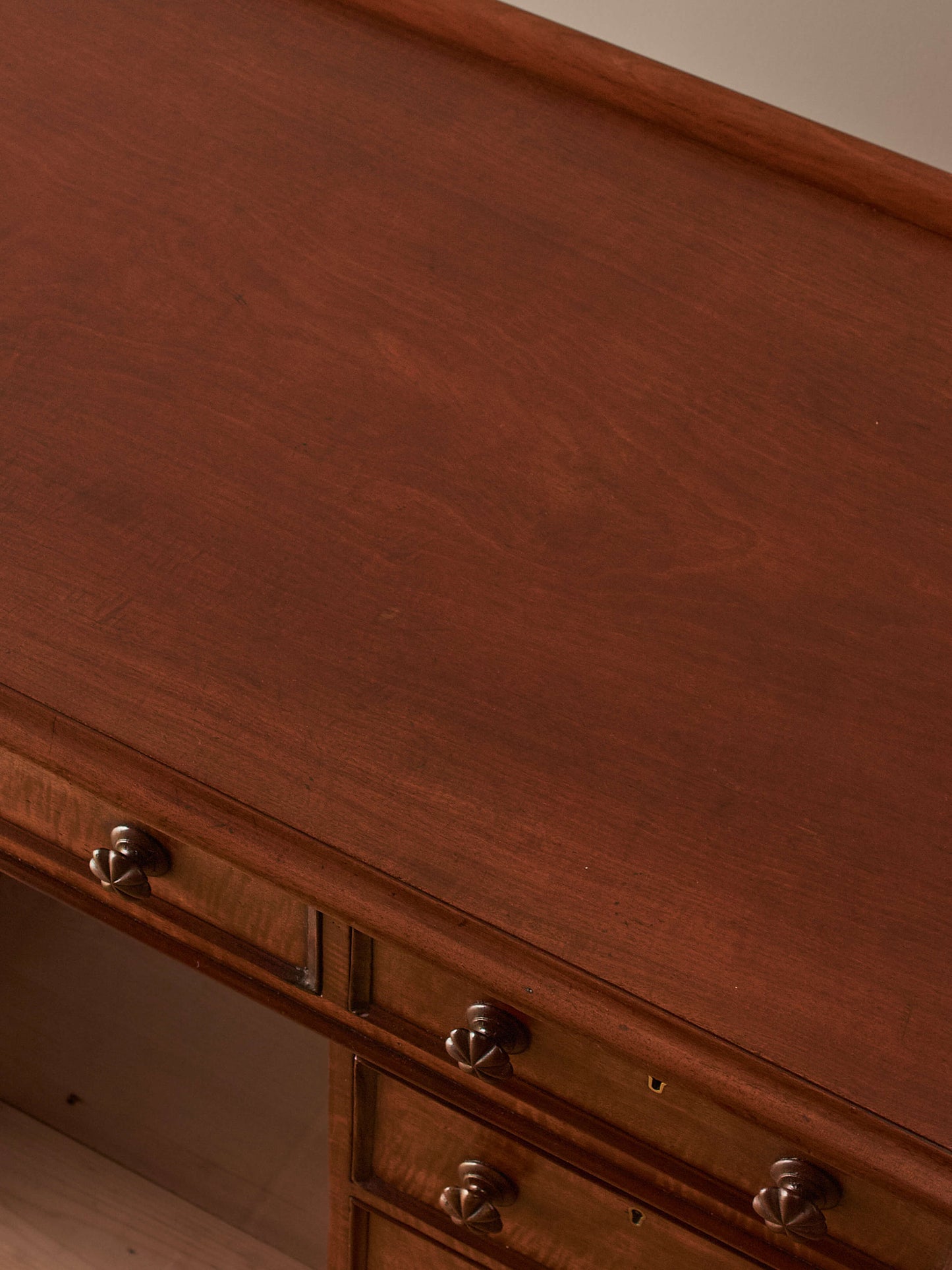 Regency mahogany fiddleback twin pedestal desk