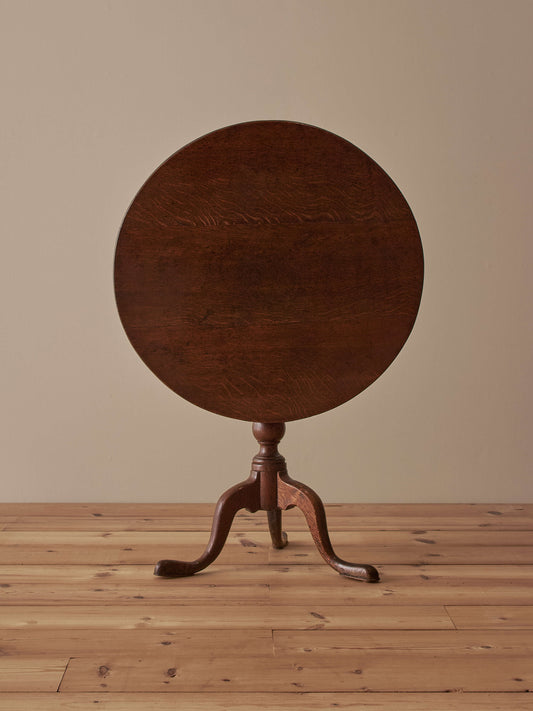 Georgian circular oak tilt-top table