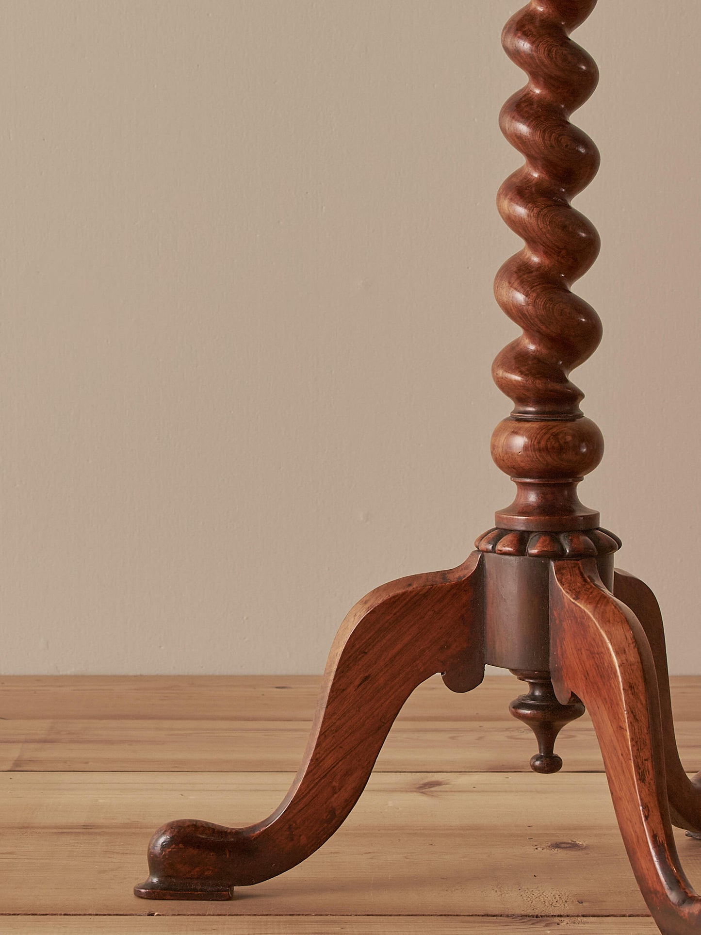 Antique Victorian rosewood table with barley twist stem