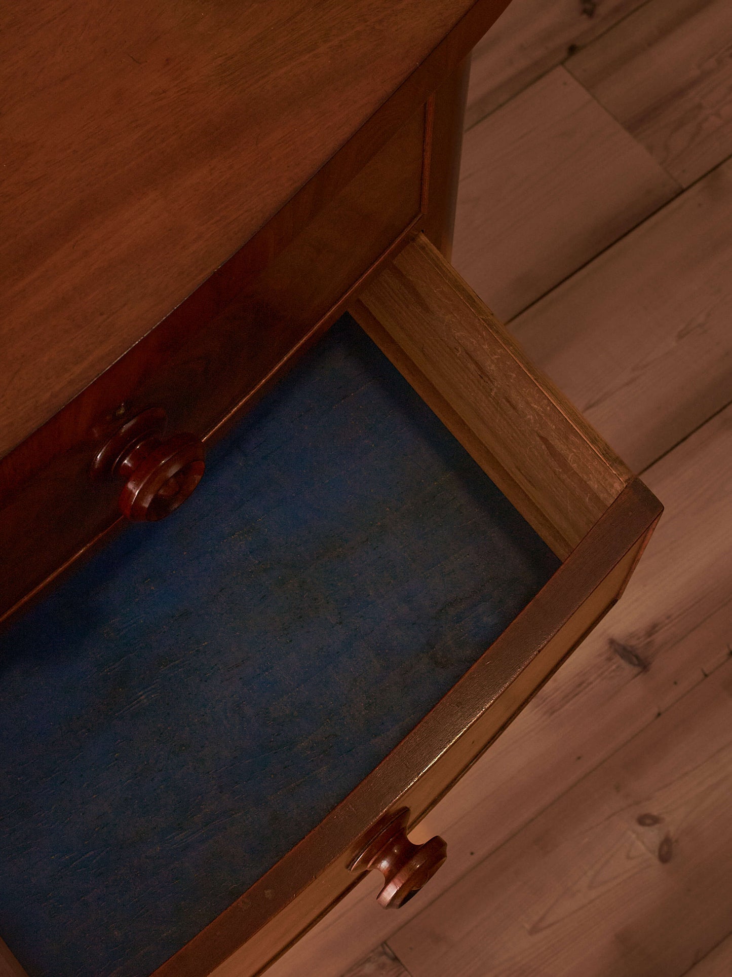 Antique Victorian mahogany bow-fronted chest of drawers