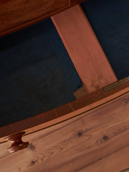 Antique Victorian mahogany bow-fronted chest of drawers