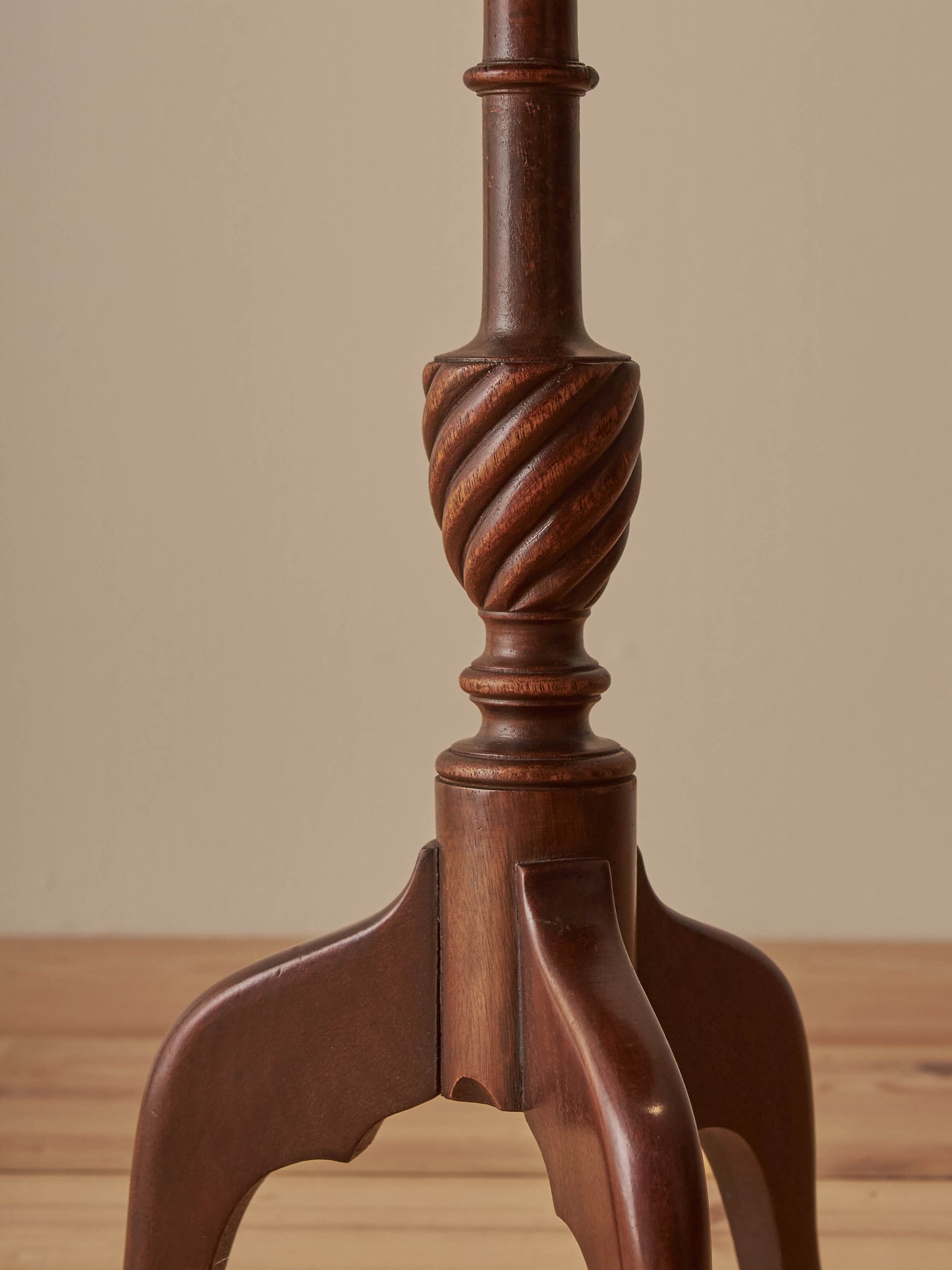 Vintage beech scalloped side table