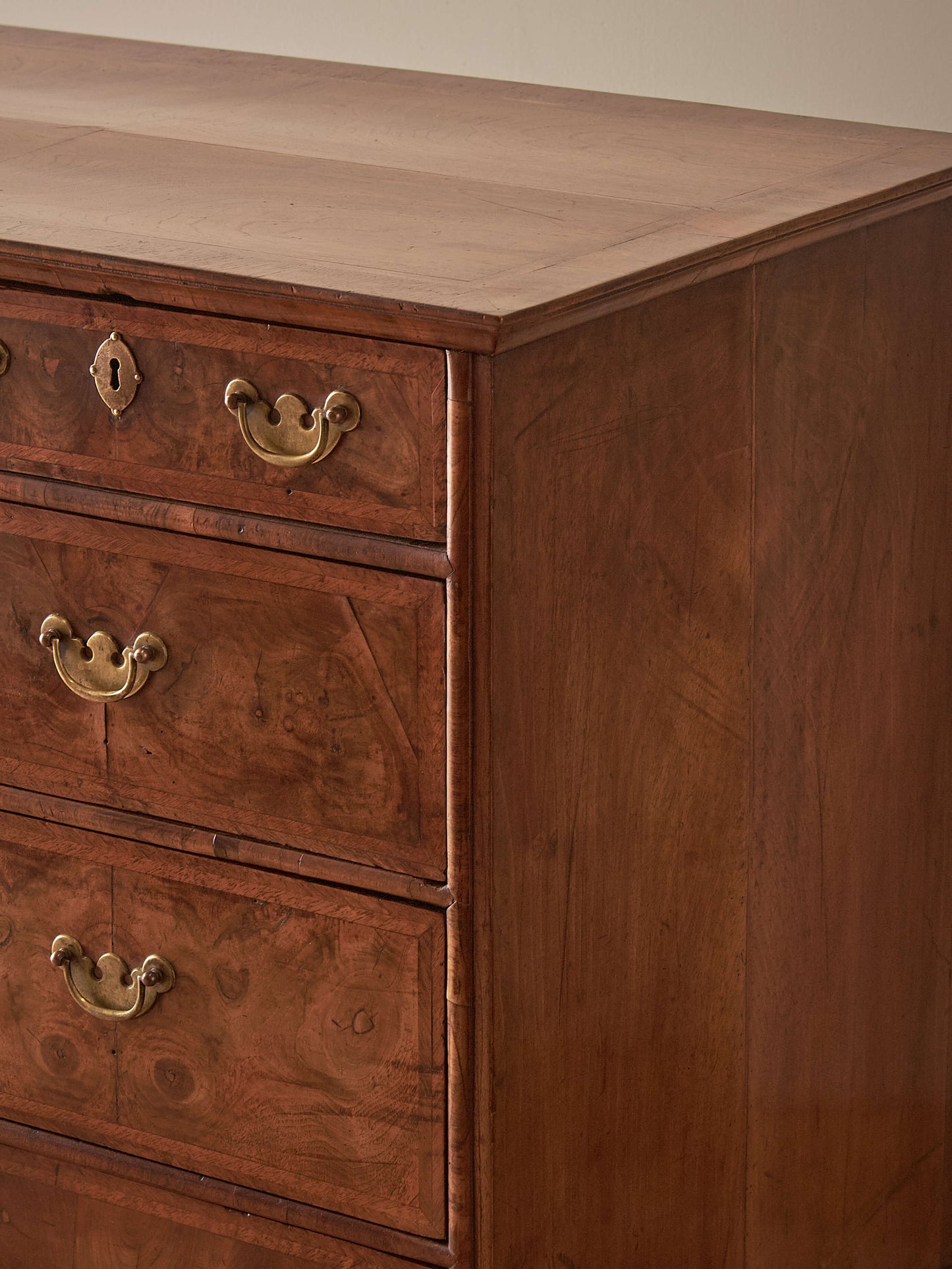 George I figured walnut chest of drawers