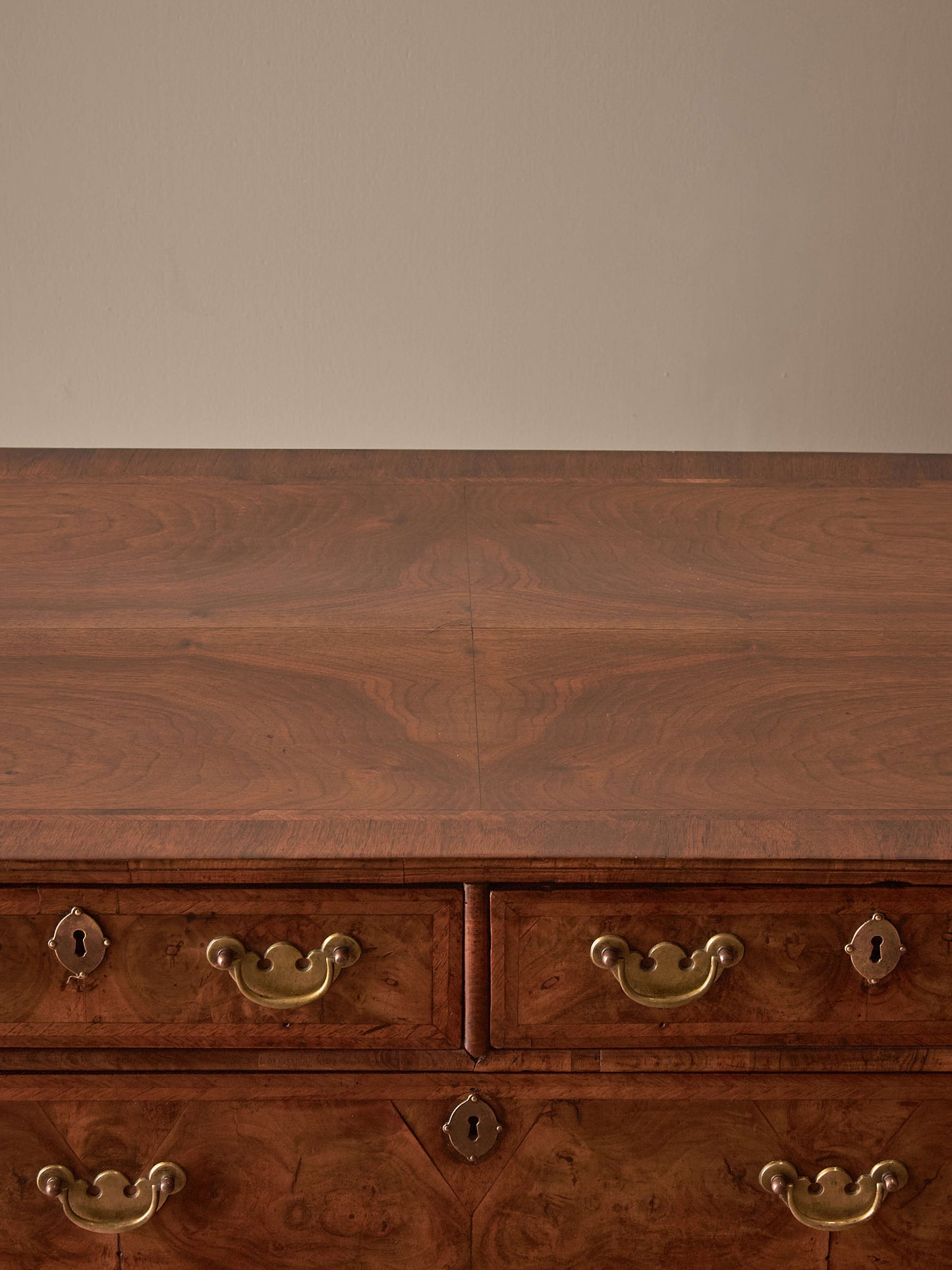 George I figured walnut chest of drawers