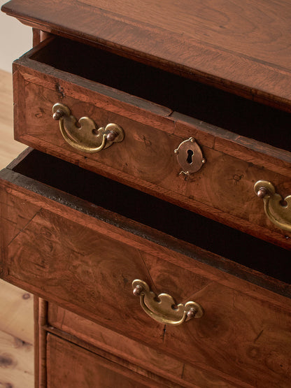 George I figured walnut chest of drawers